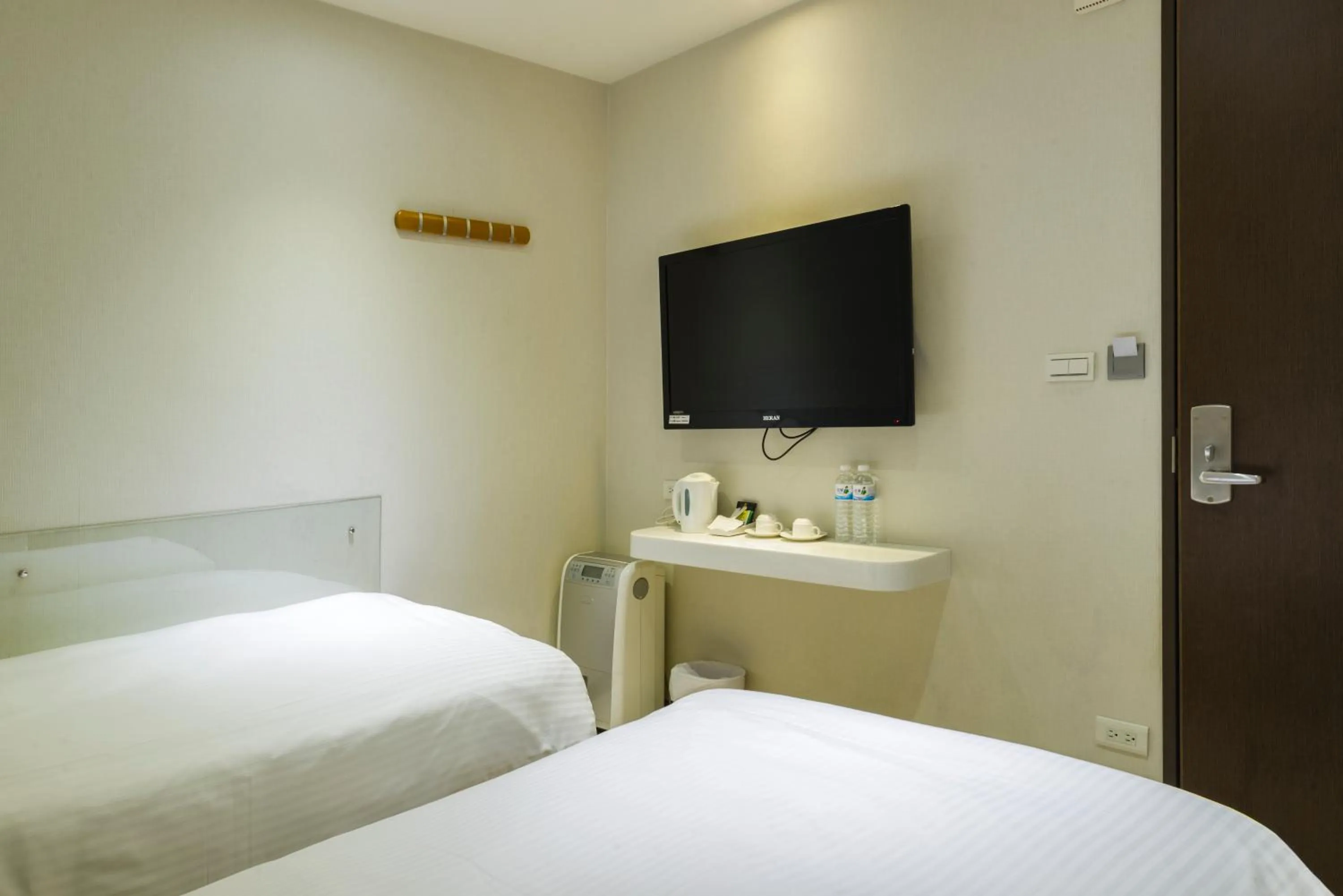 Bedroom, Bed in Shihlin Metro Home