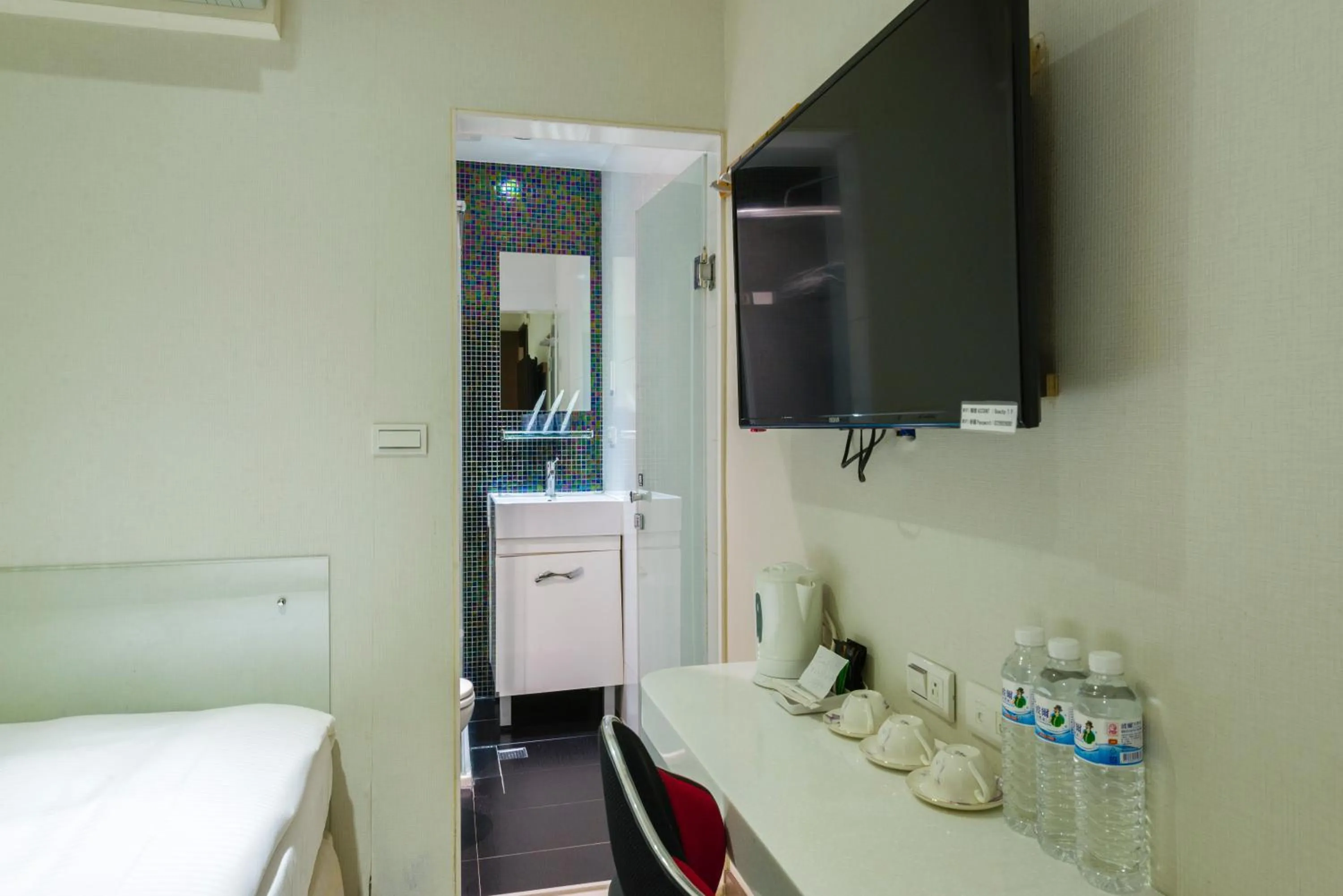 Bedroom, Bed in Shihlin Metro Home