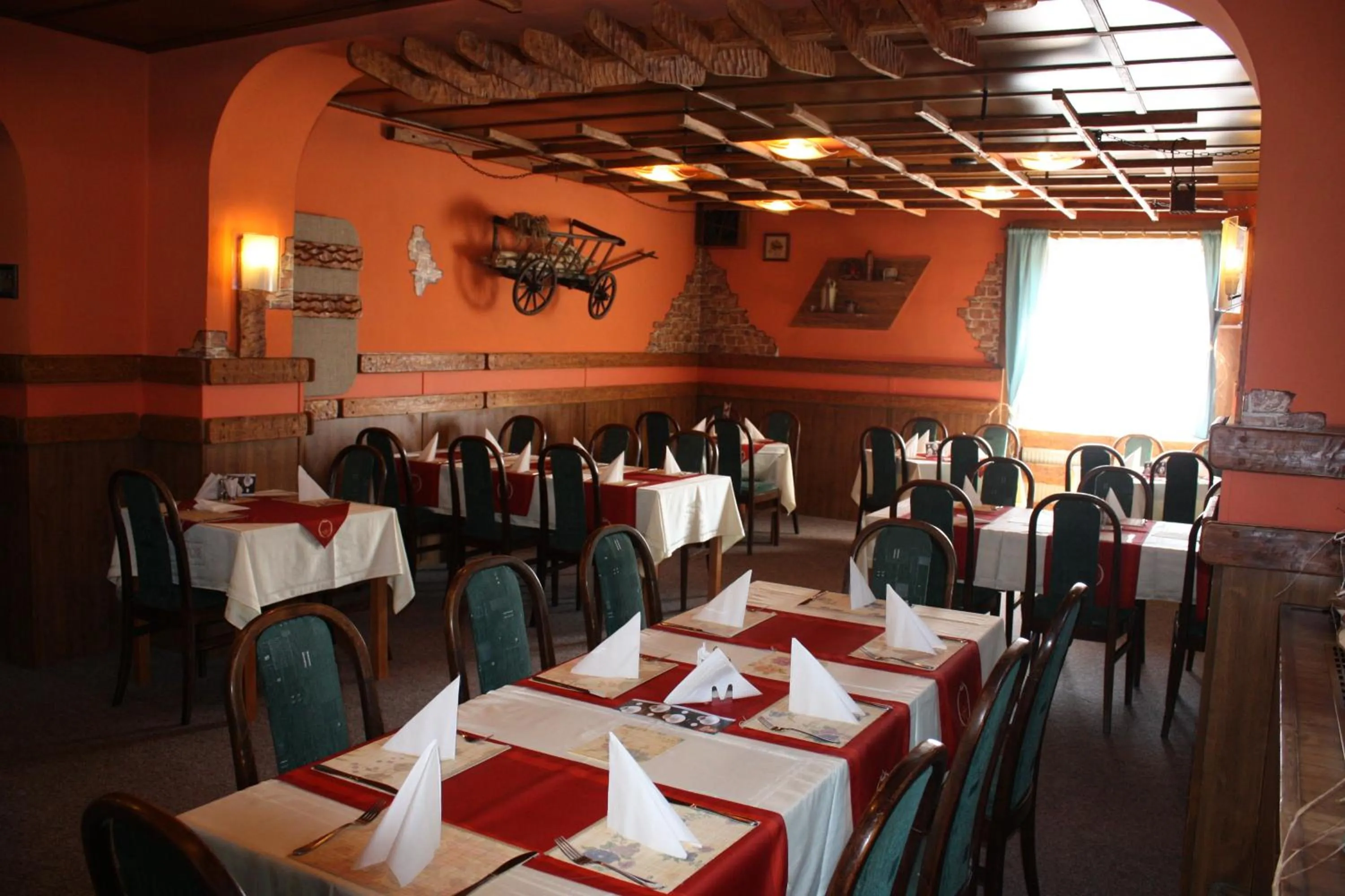 Restaurant/places to eat in Hotel Hynek