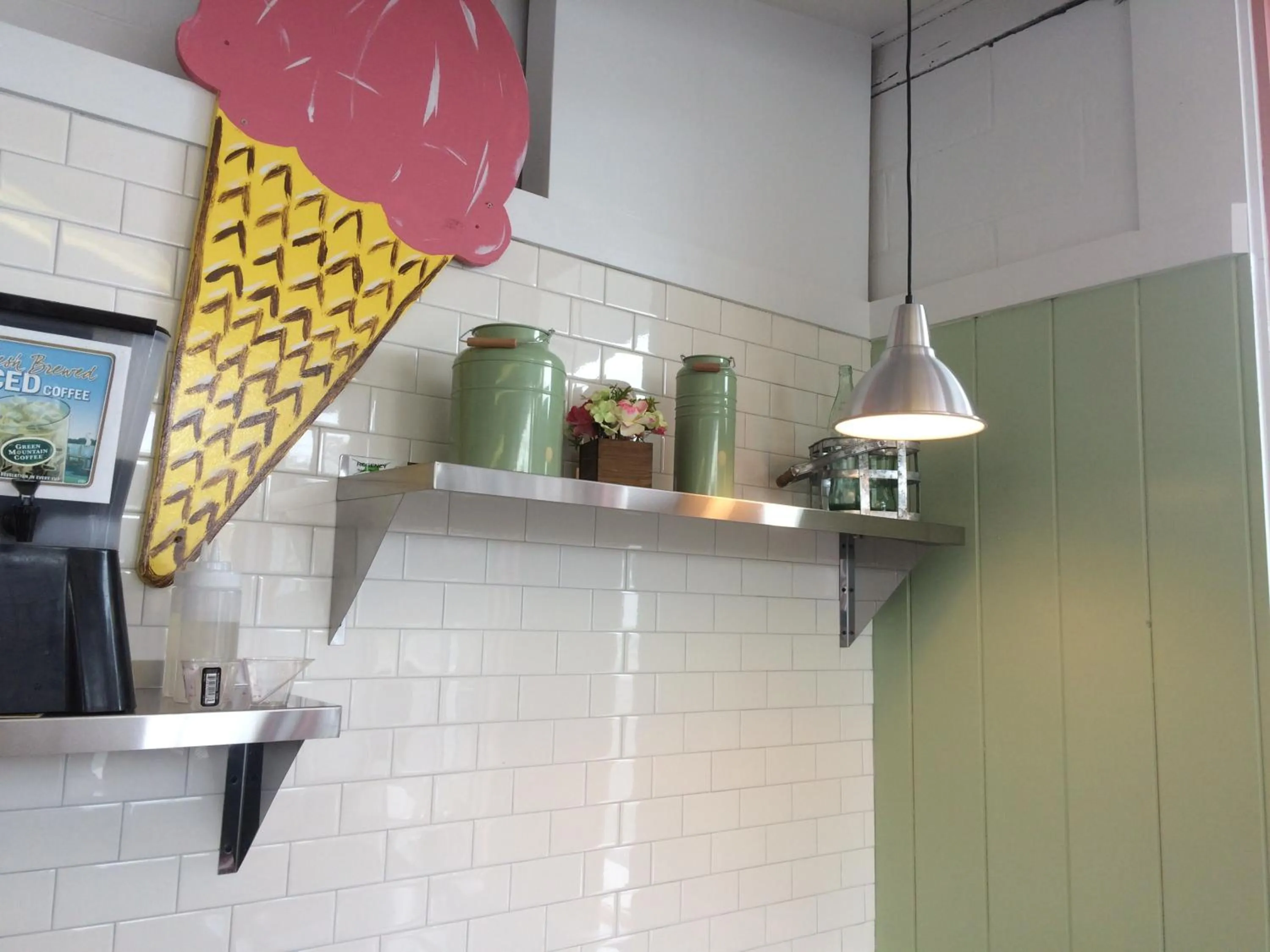 Area and facilities in Holiday Hill Inn & Suites