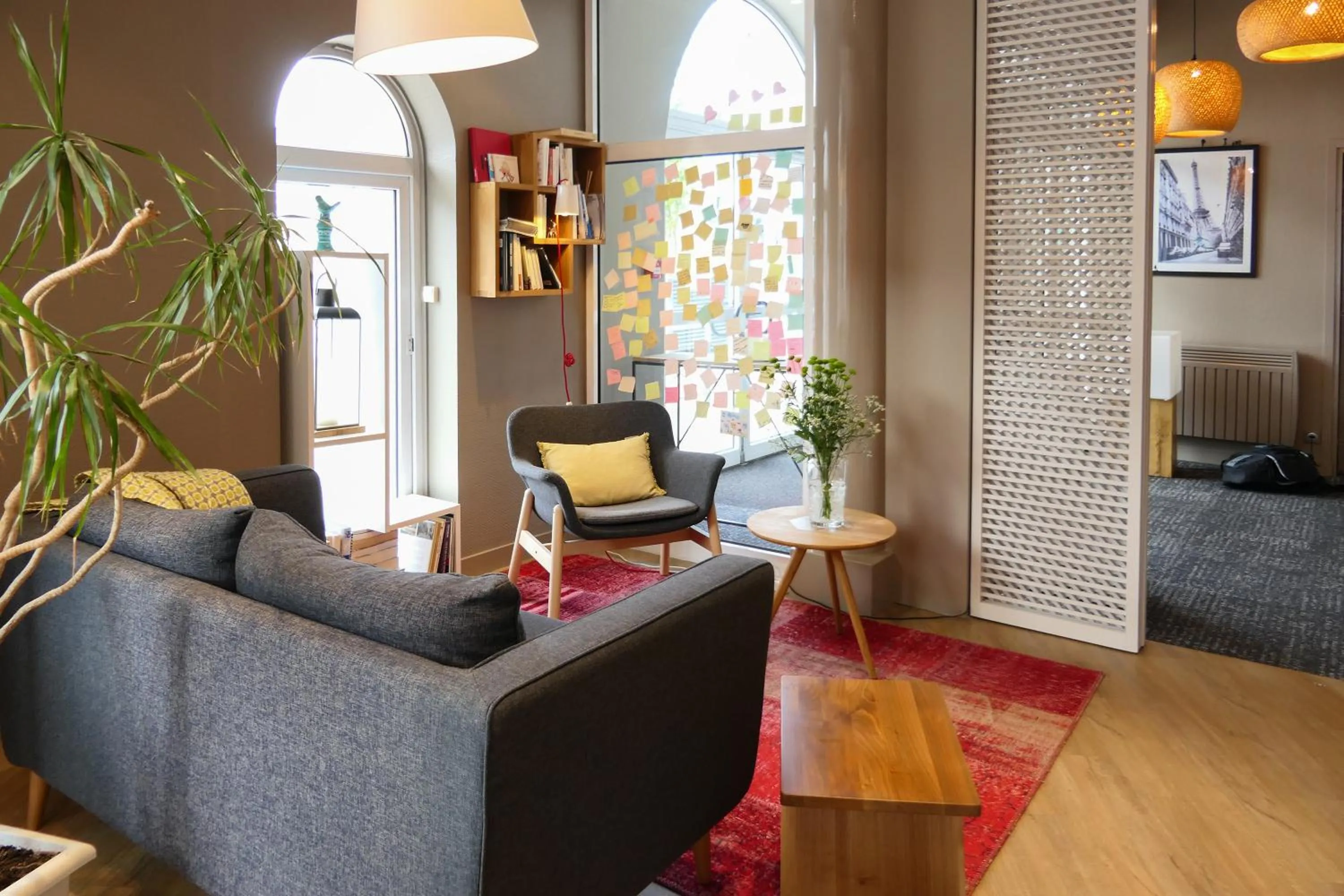 Seating area in Hôtel et Apparts Marin