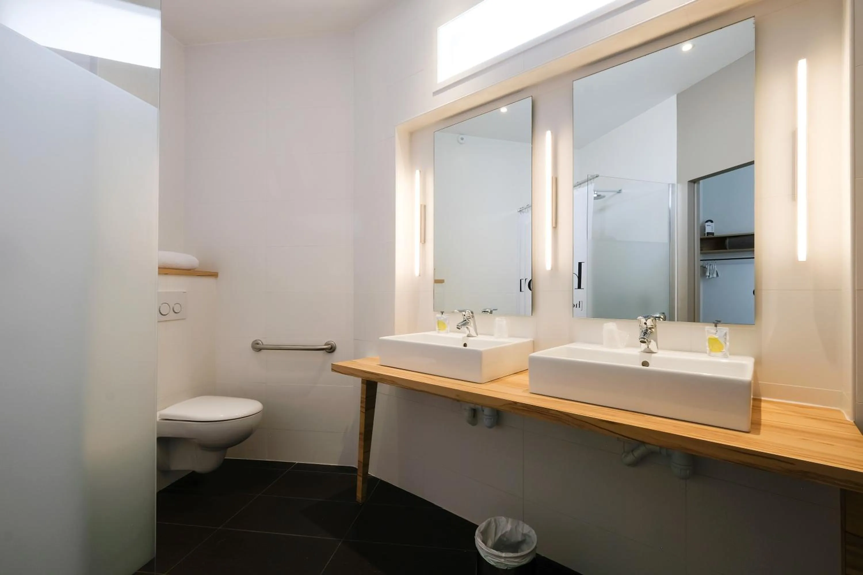 Bathroom in Hôtel et Apparts Marin