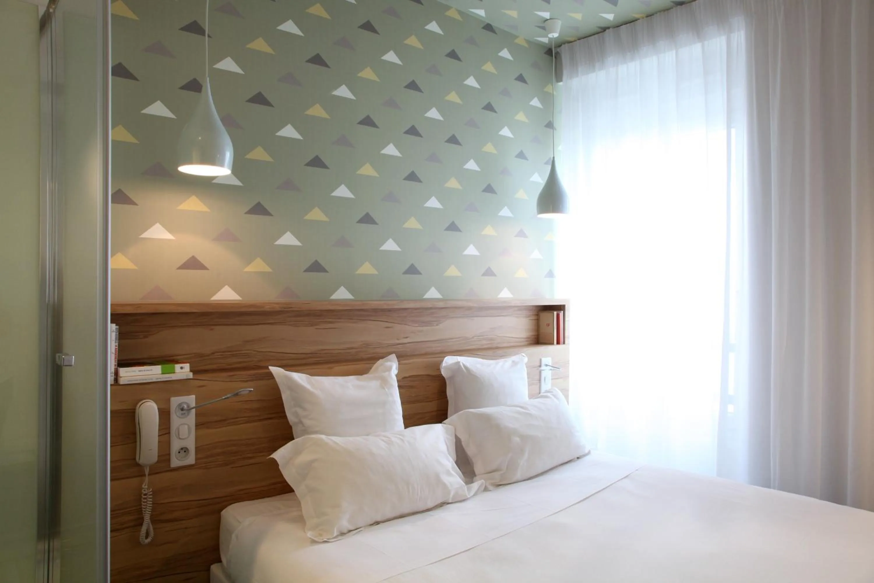 Bedroom, Bed in Hôtel et Apparts Marin