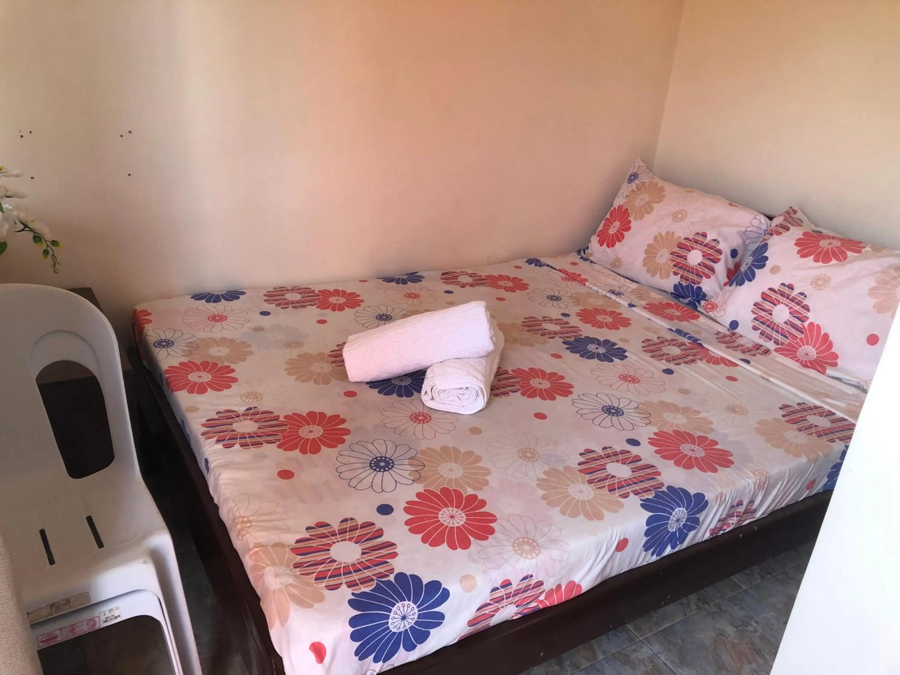 Bed in Edem Tourist Inn Malapascua