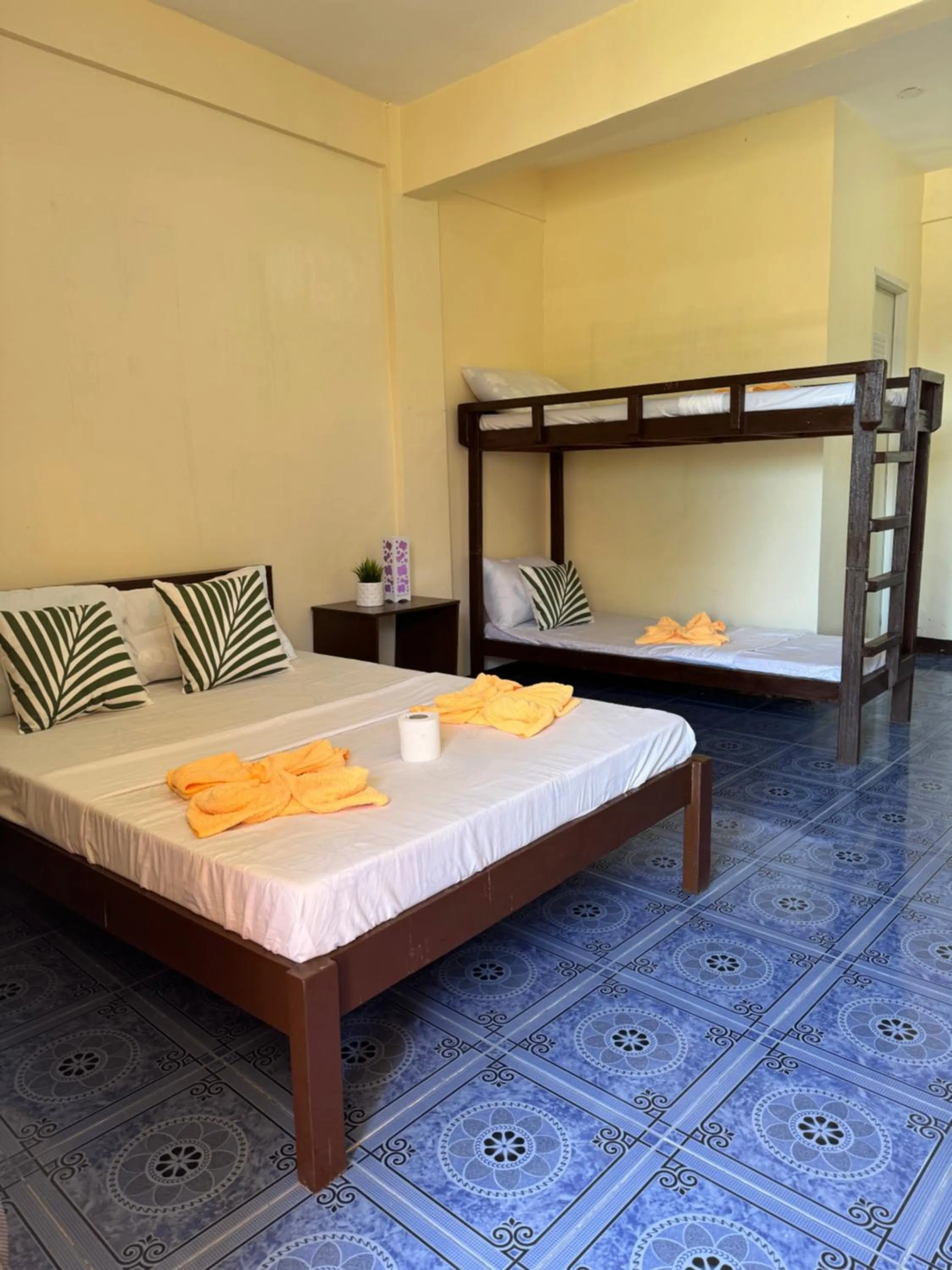 Bed in Edem Tourist Inn Malapascua