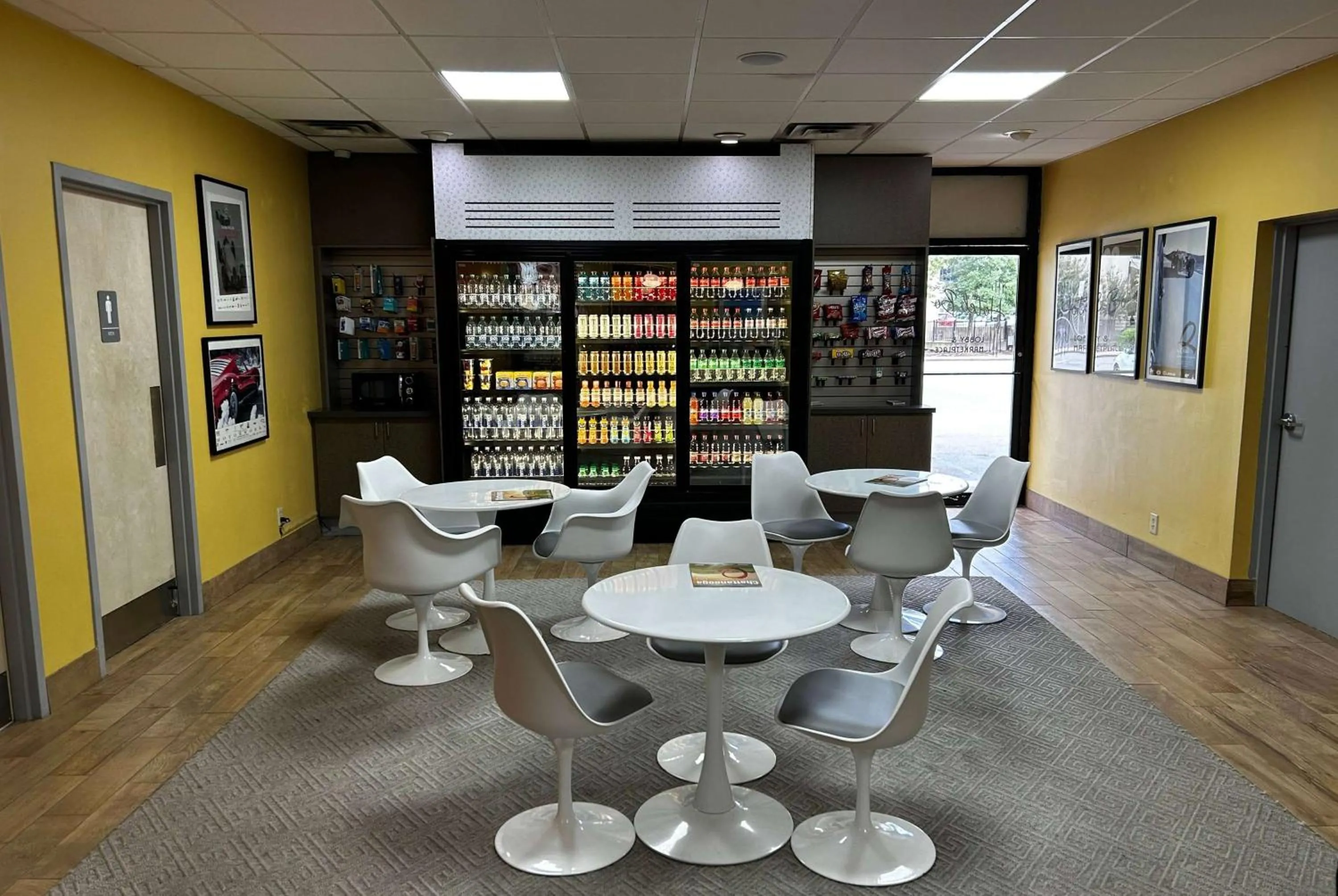 Lobby or reception in Hotel Bo, a Days Inn by Wyndham Chattanooga Downtown