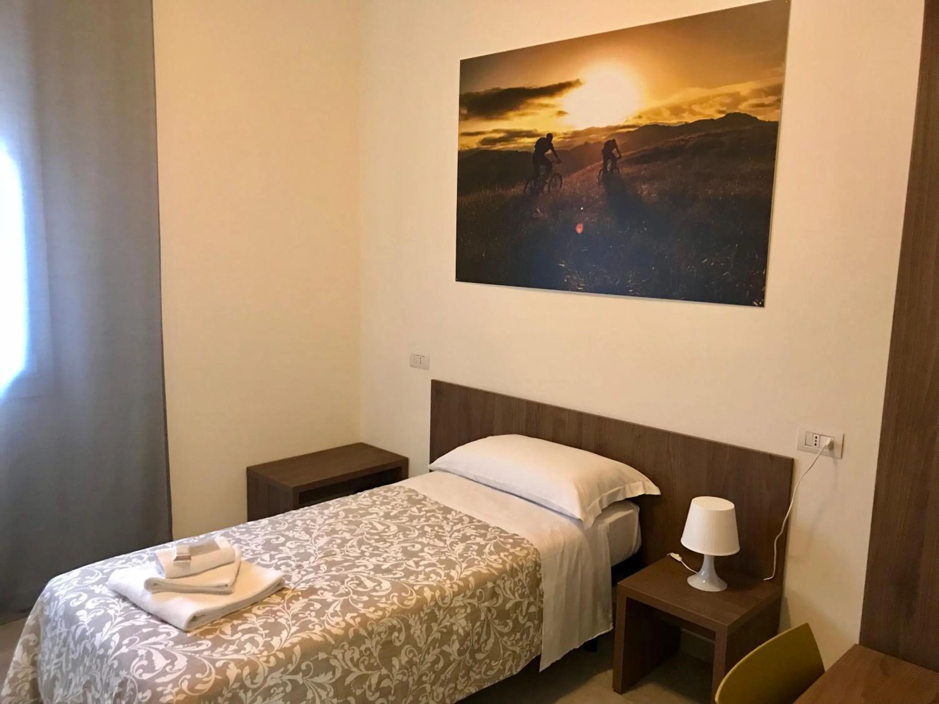 Photo of the whole room, Bed in Hotel Bed & Bike