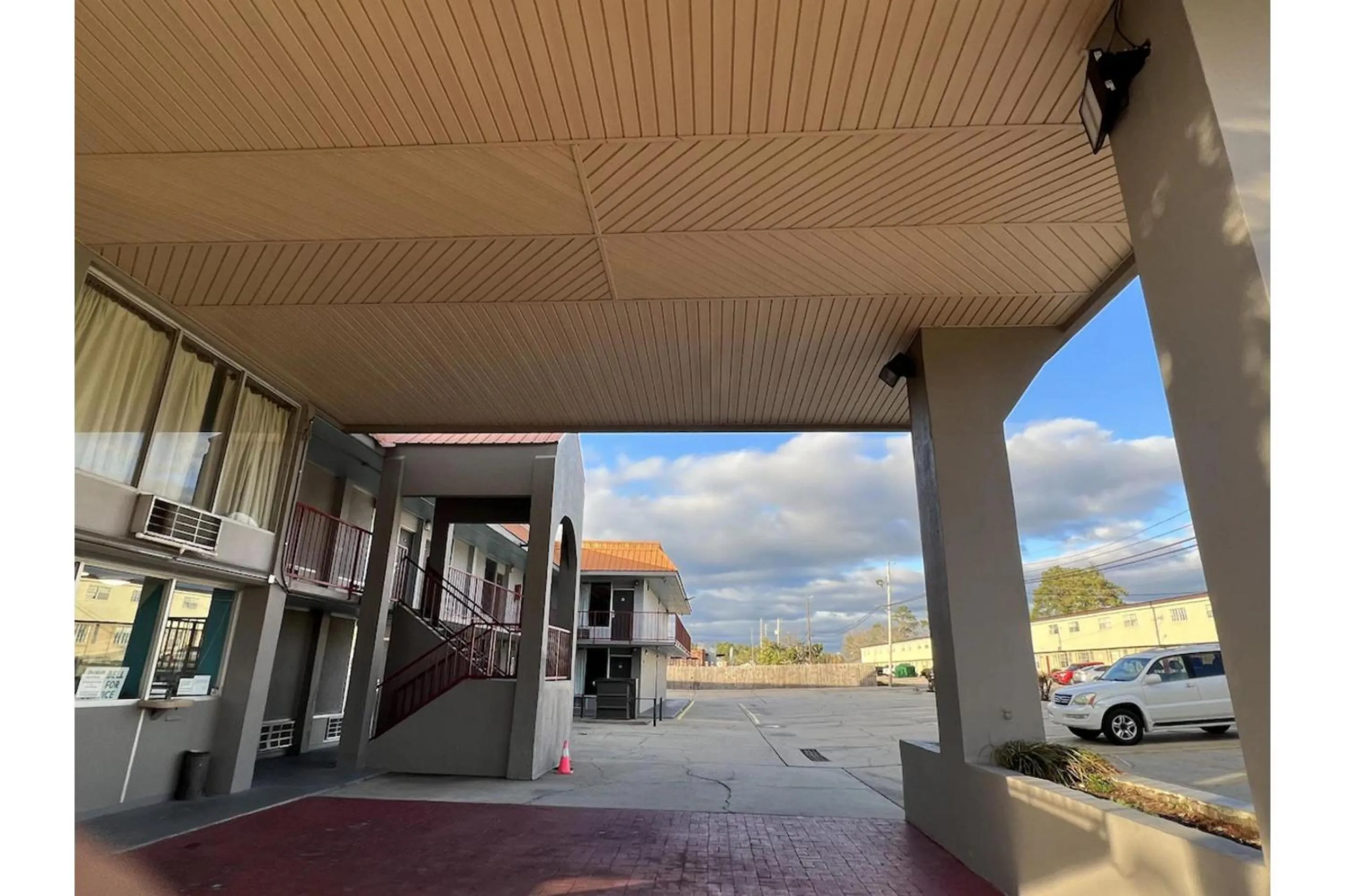 Property building in Western Motel By OYO Hattiesburg