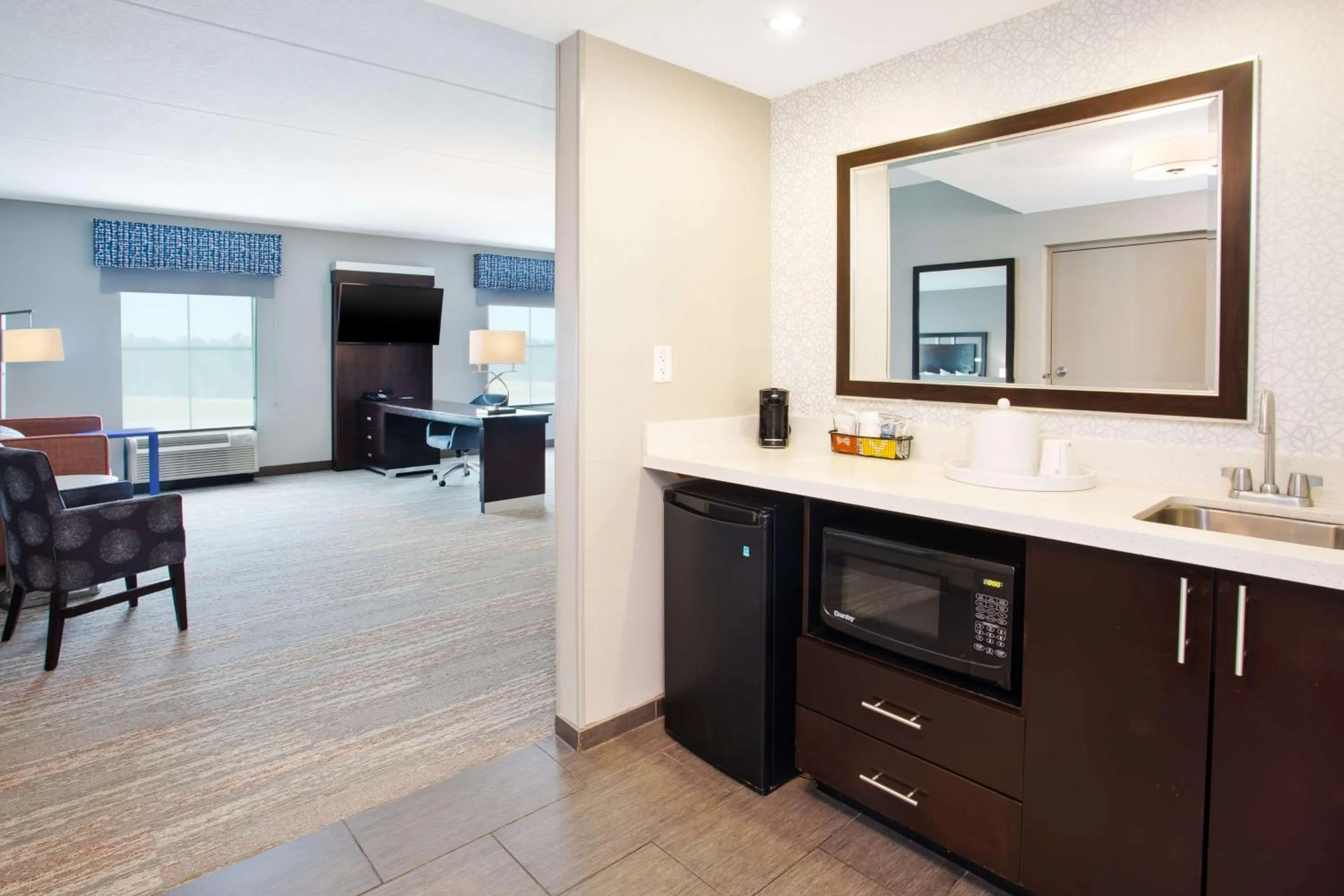 Bedroom in Hampton Inn & Suites Columbia/Southeast-Fort Jackson