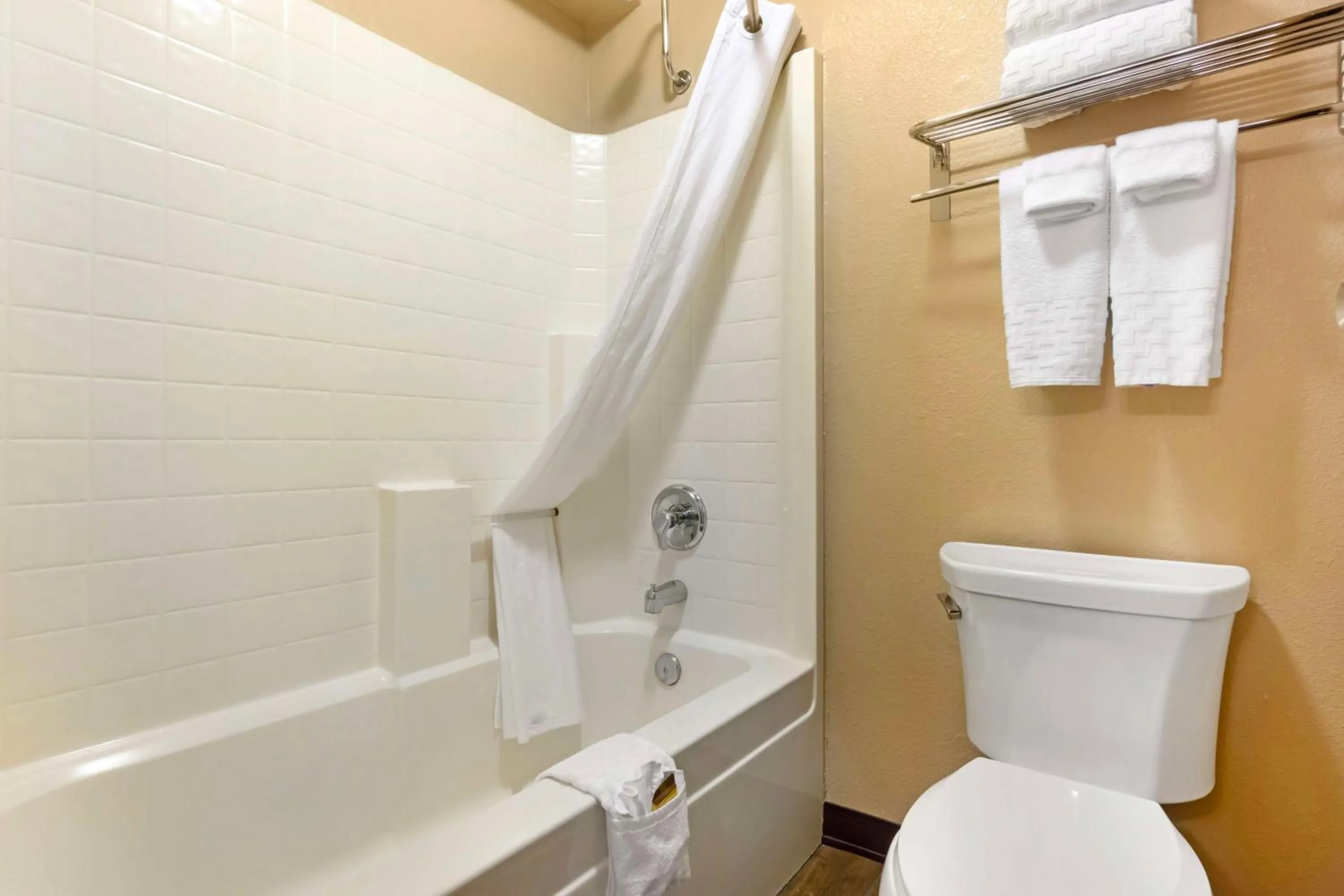 Bathroom in Best Western Plus Yakima Hotel