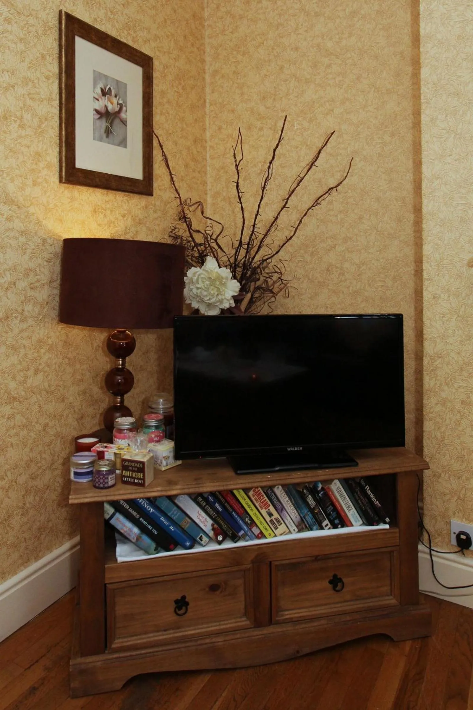 Communal lounge/ TV room in Donnybrook Hall