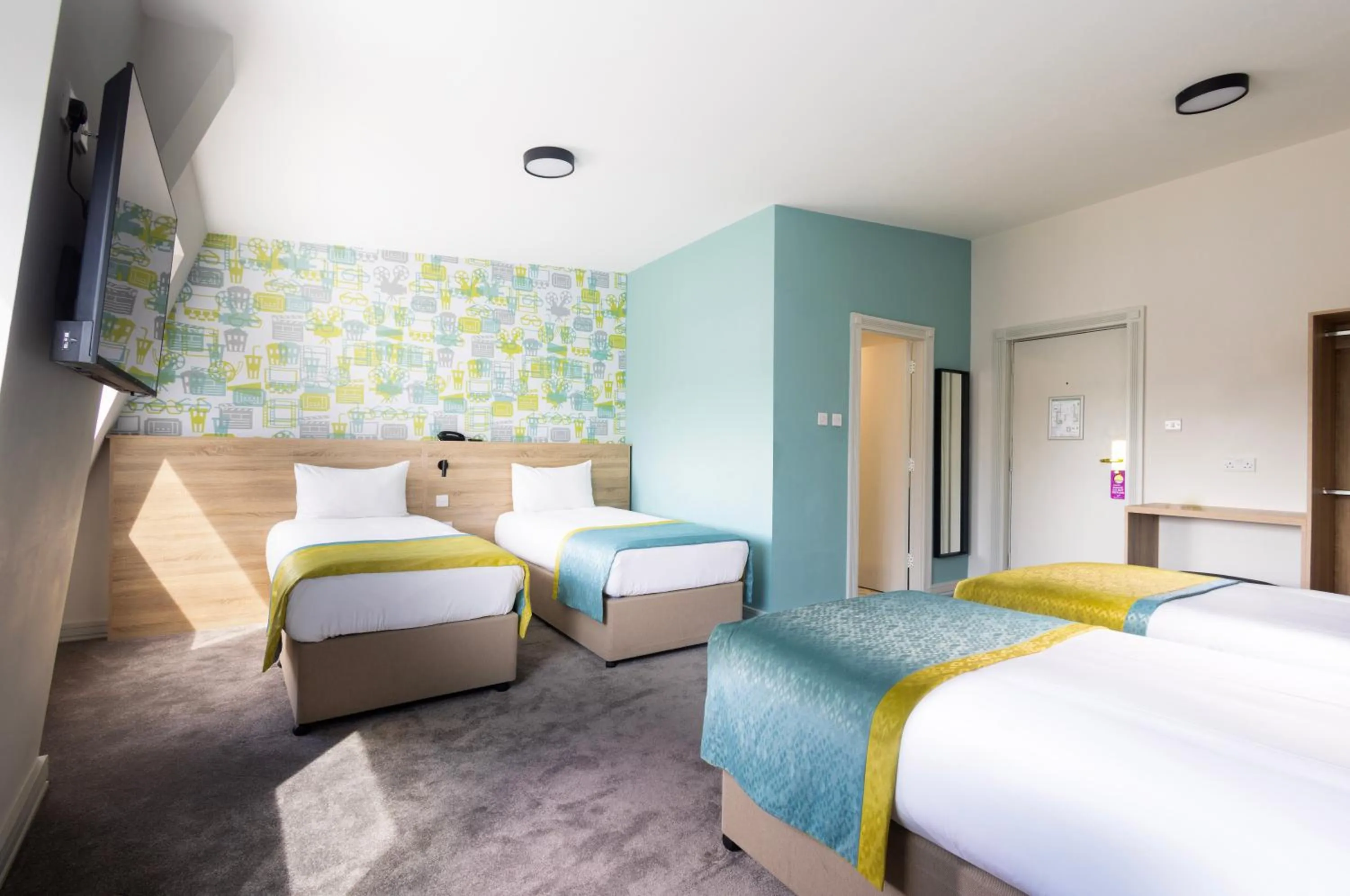 Bed in The Camden Street Hotel