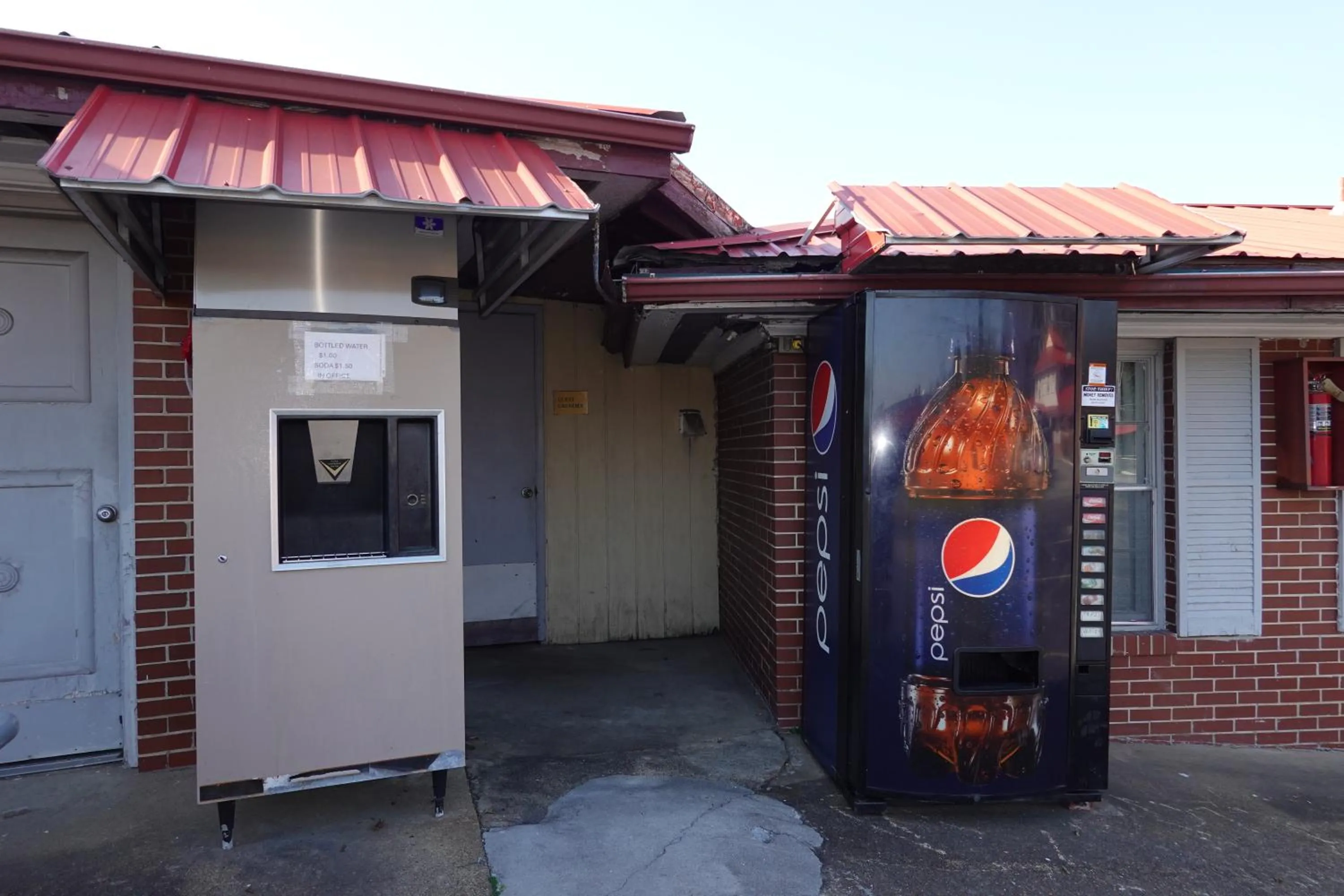 Cascades Motel - Chattanooga