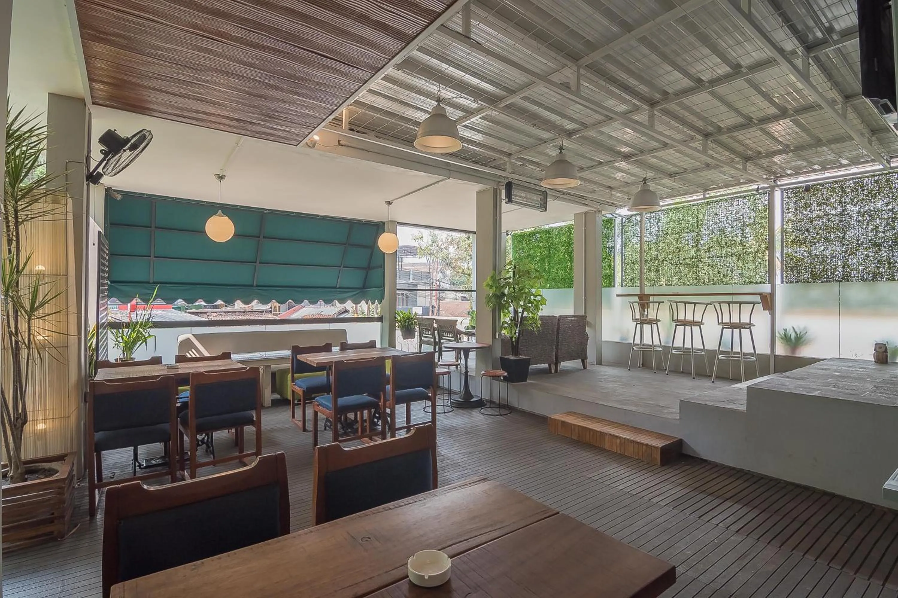 Lounge or bar in RedDoorz near UPI Setiabudi 2