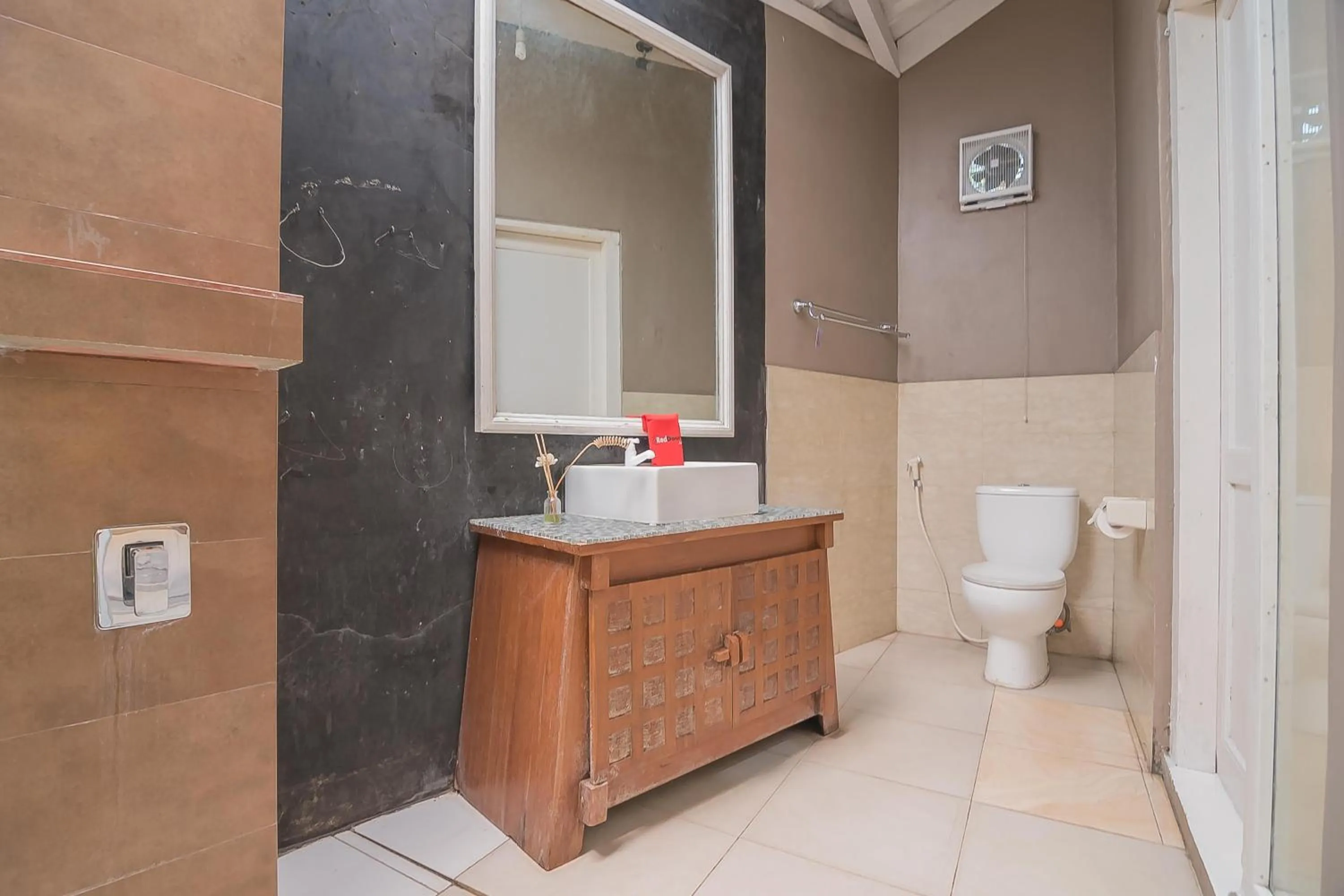 Bathroom in RedDoorz near UPI Setiabudi 2