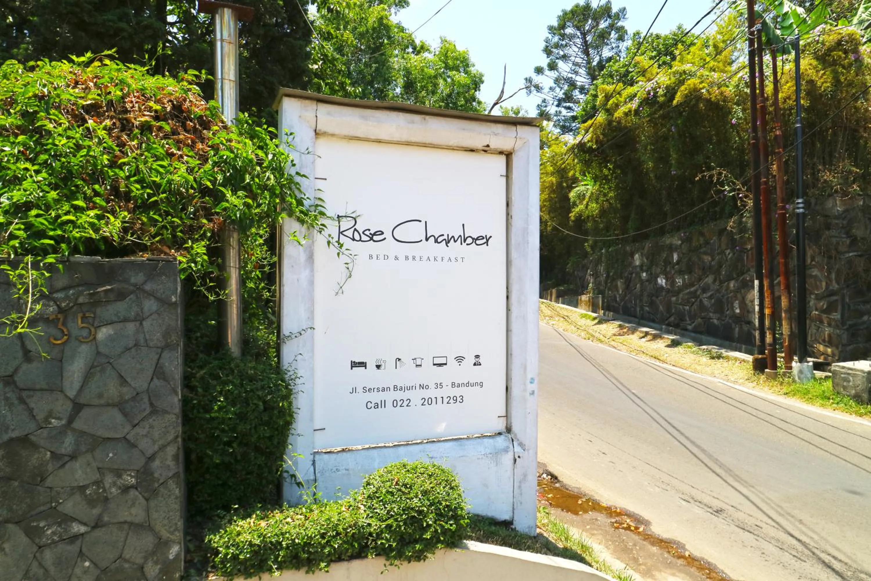 Property building in RedDoorz near UPI Setiabudi 2