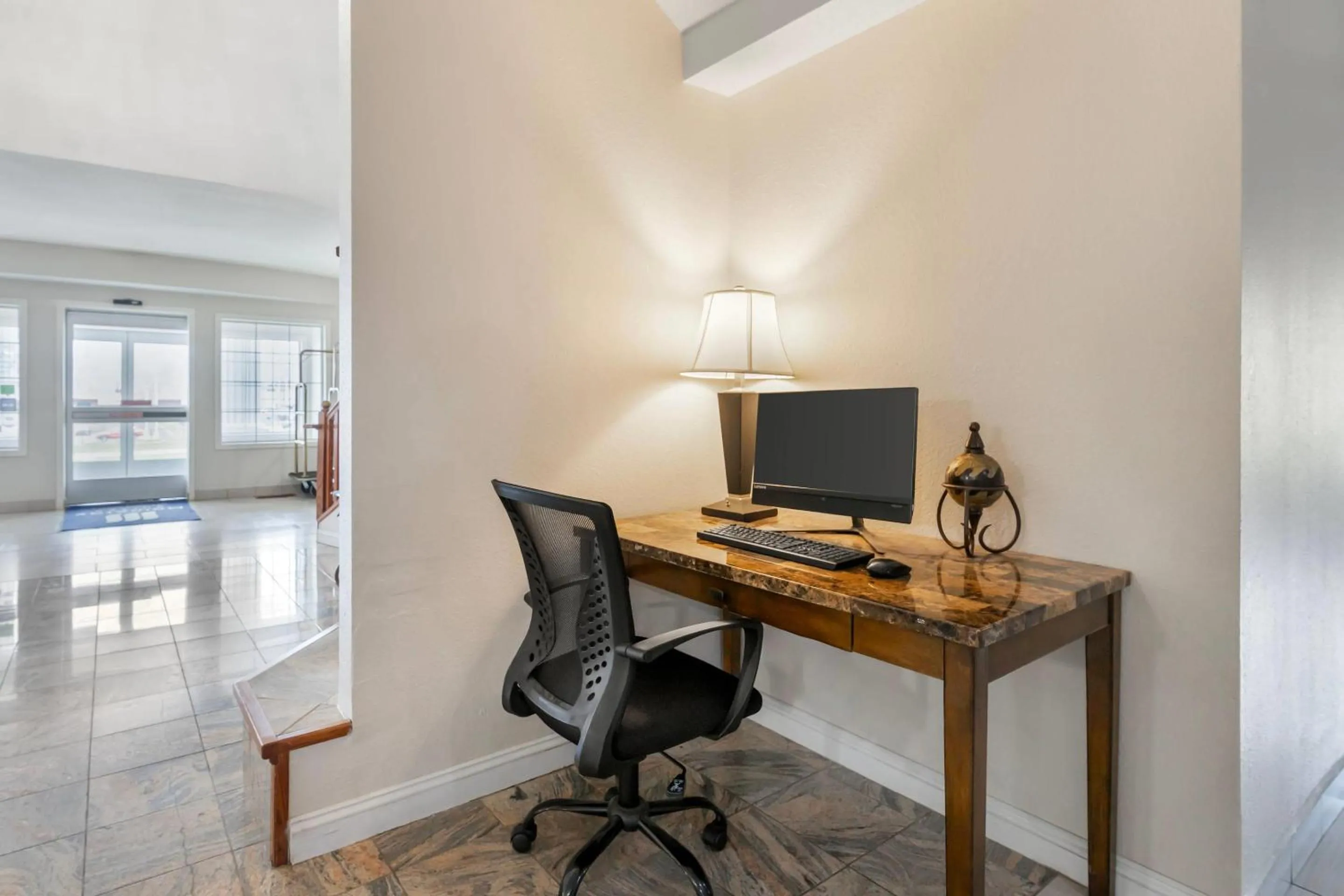 Business facilities in MainStay Suites Madison Airport