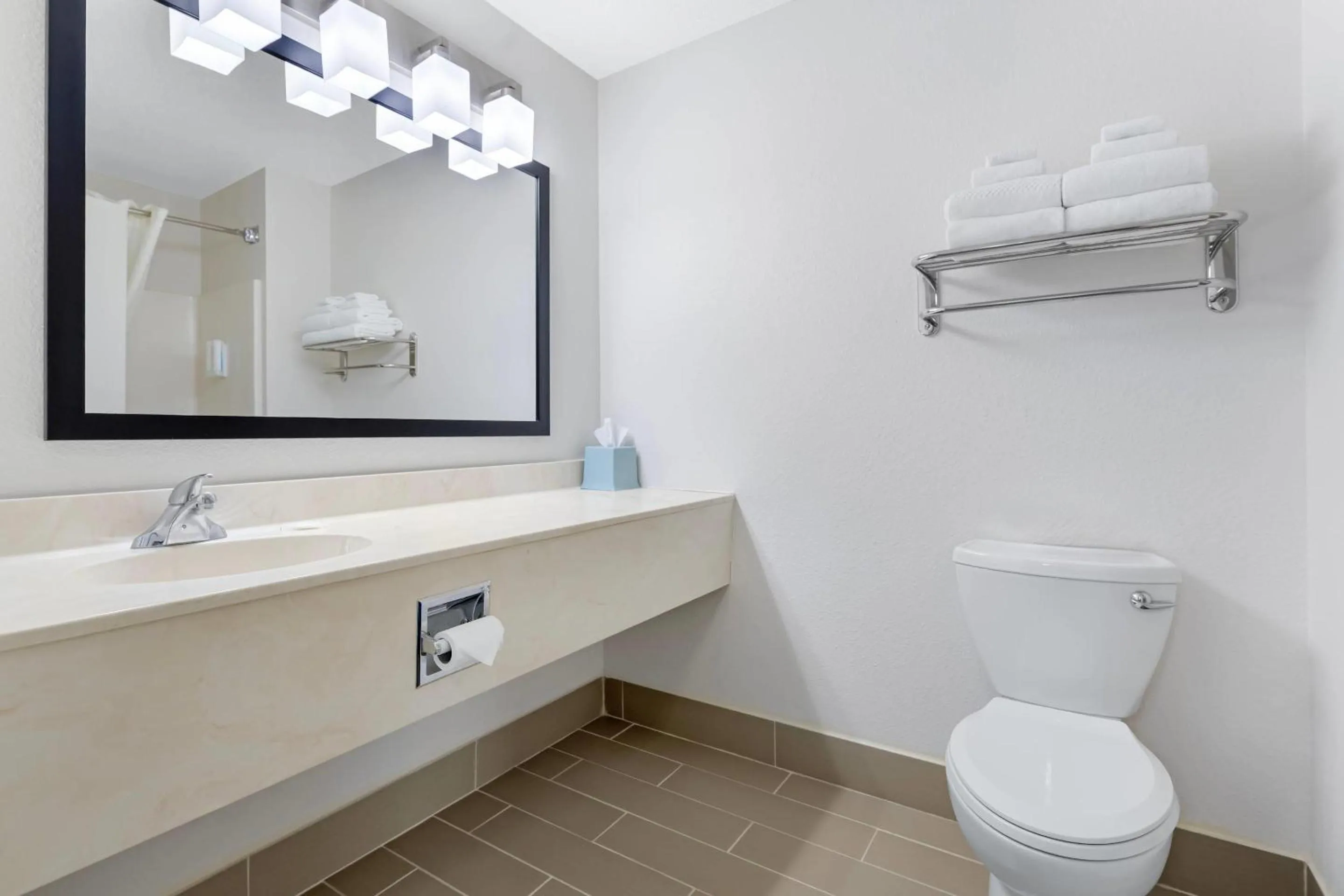 Bedroom in MainStay Suites Madison Airport