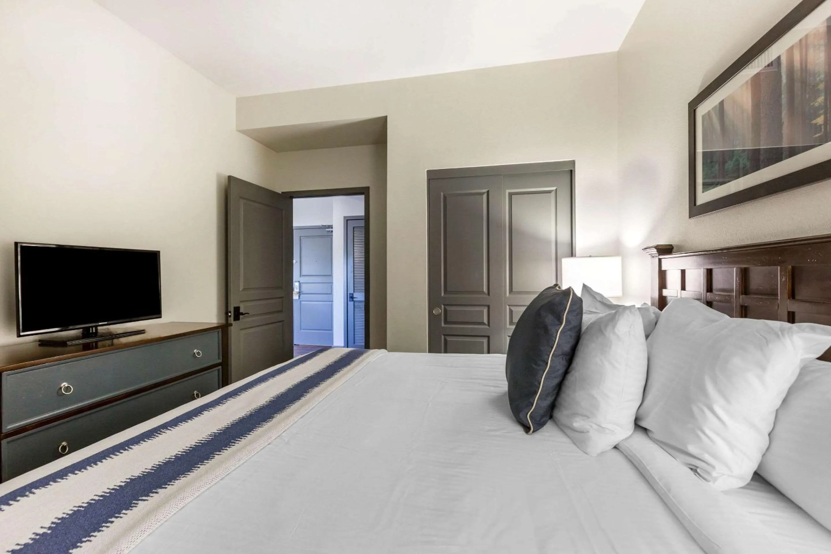 Bedroom, Bed in Bluegreen Vacations Big Bear Village, an Ascend Collection Resort