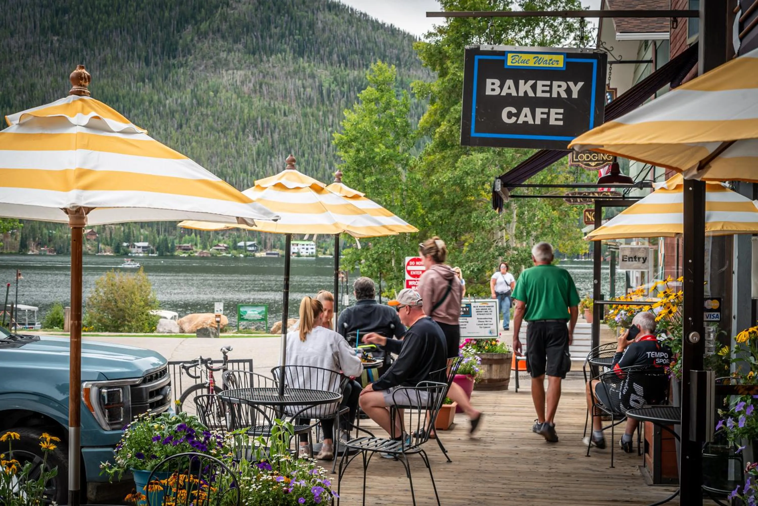 Restaurant/places to eat in Spirit Lake Lodge