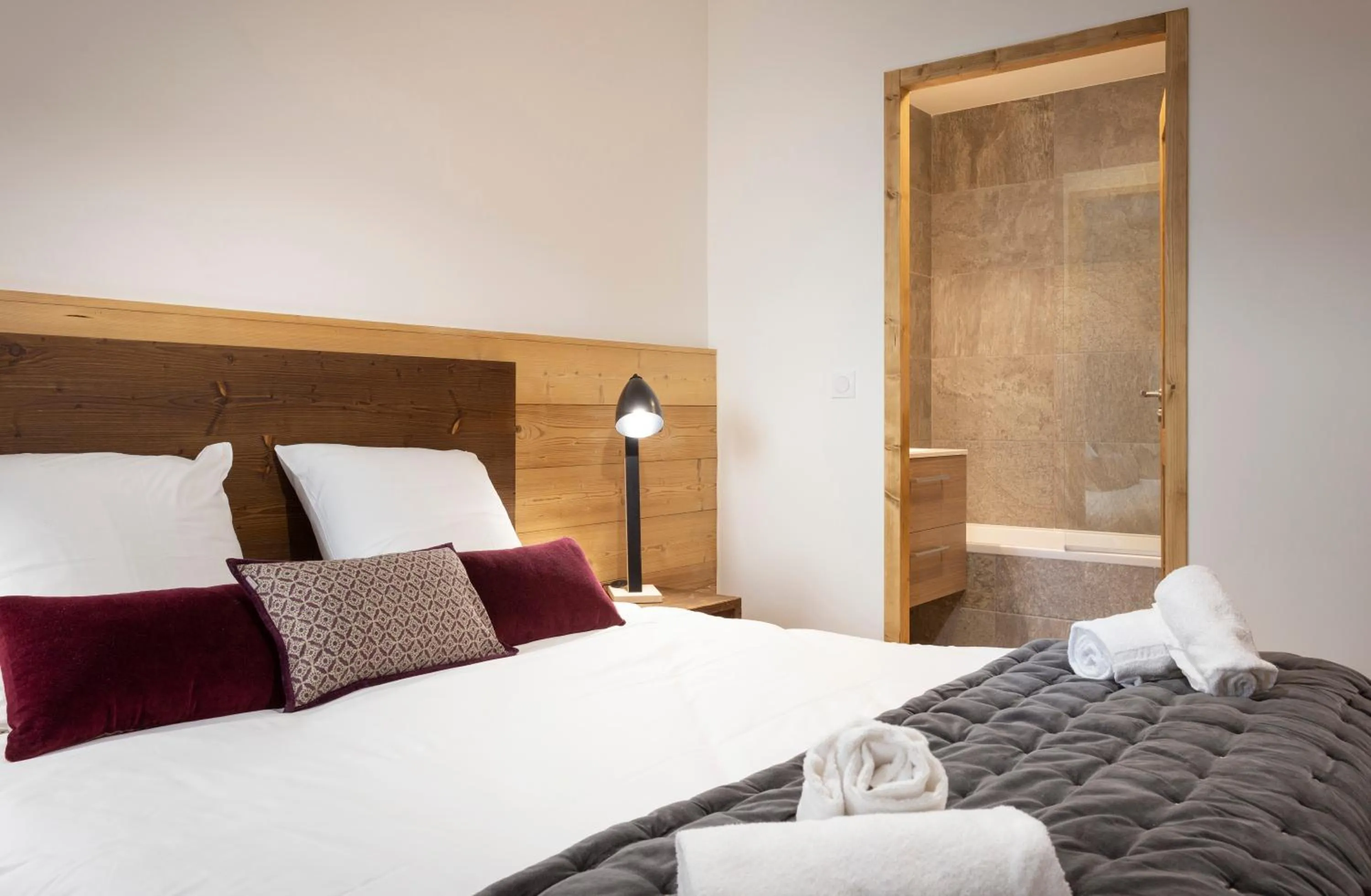 Bedroom, Bed in TERRESENS - Le Diamant des Neiges