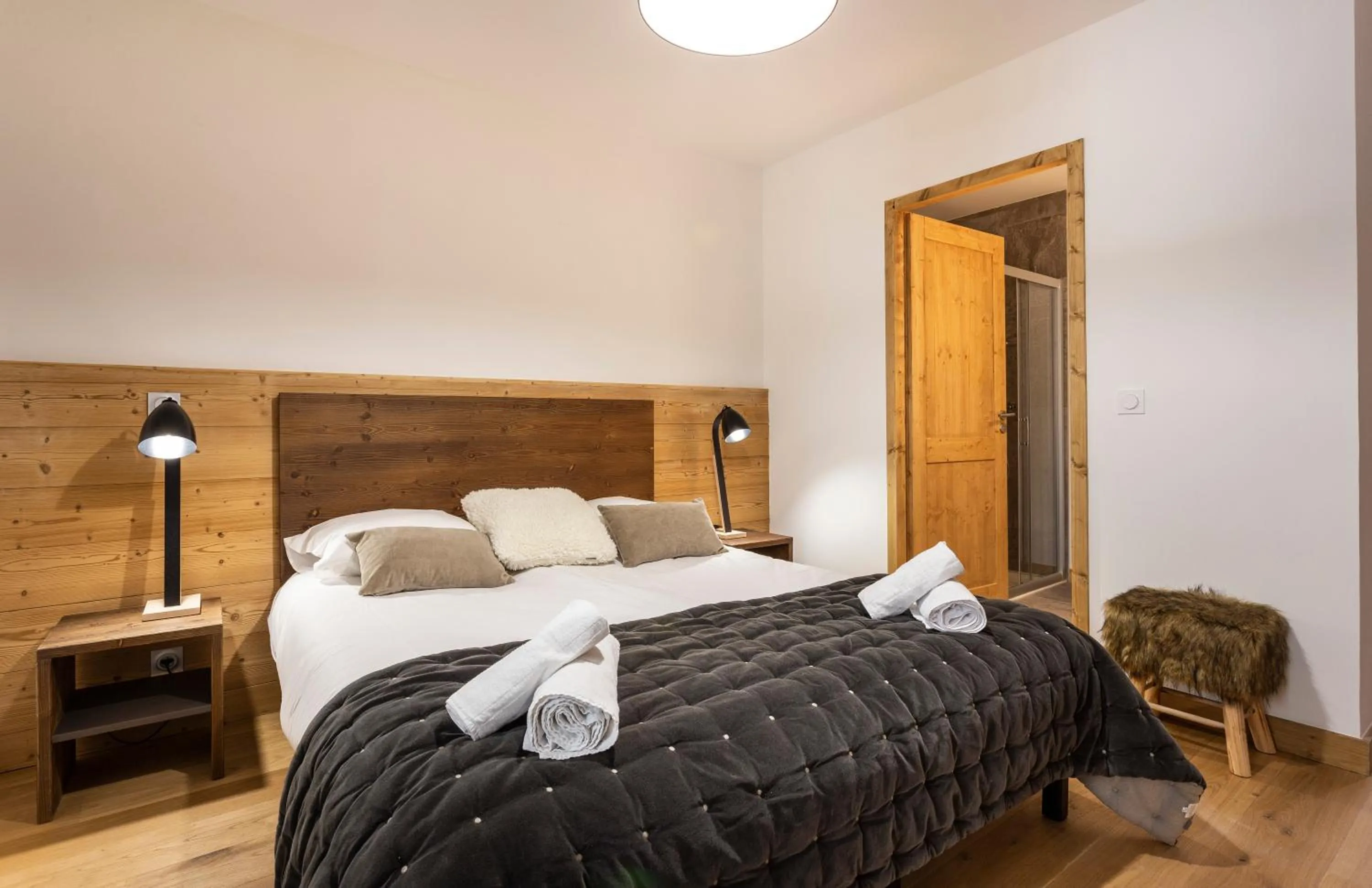 Bedroom, Bed in TERRESENS - Le Diamant des Neiges