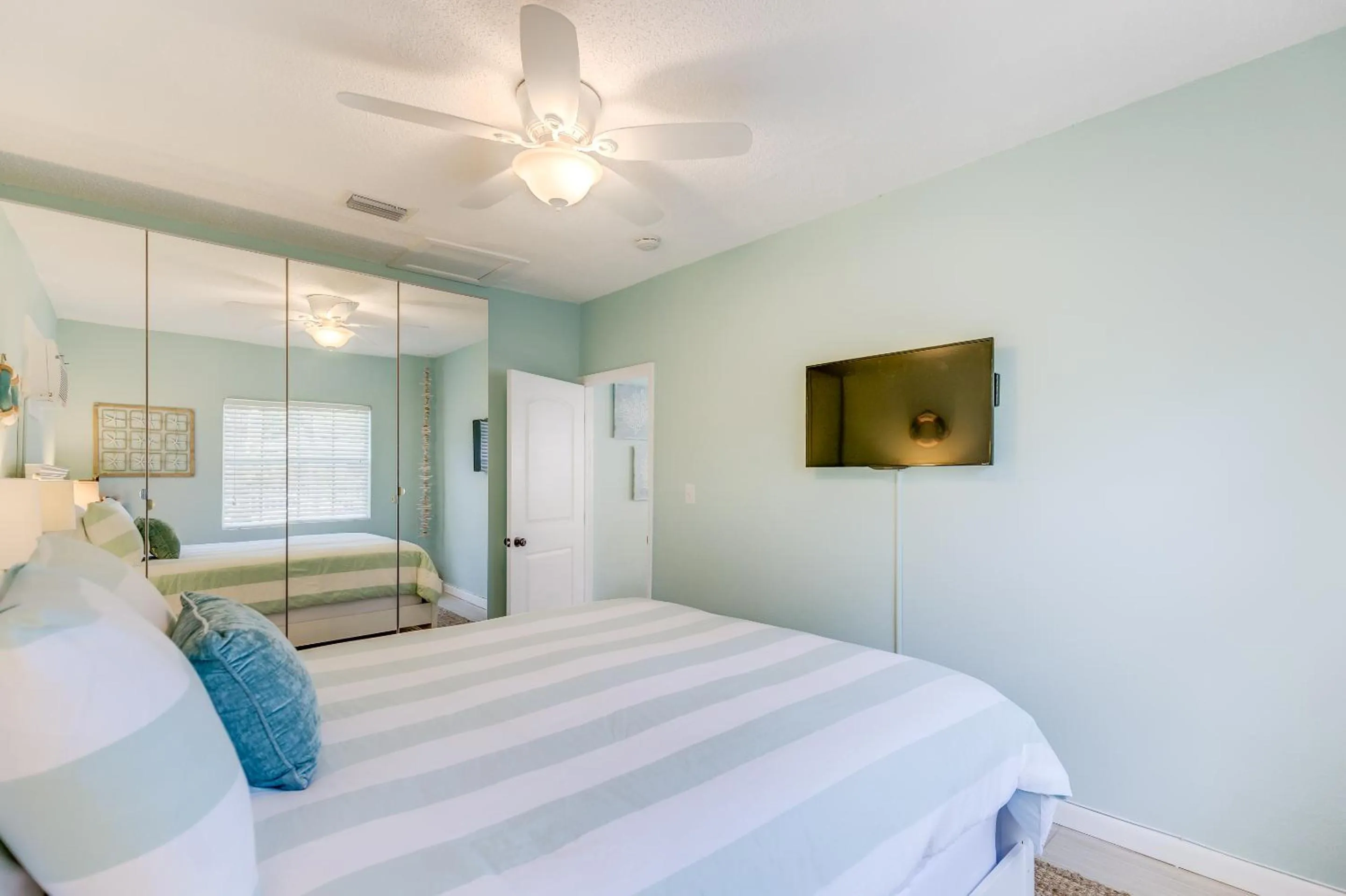 Bed in A Suite Retreat