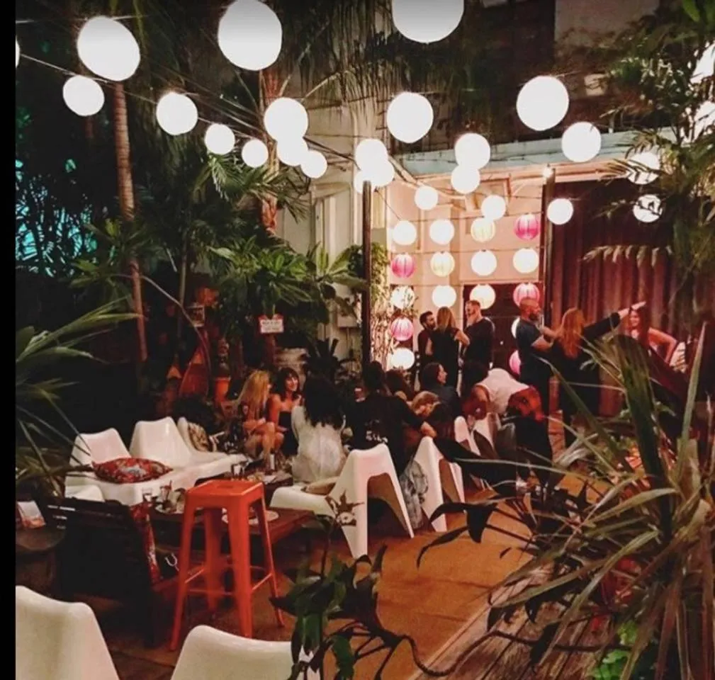 Restaurant/places to eat in A Suite Retreat