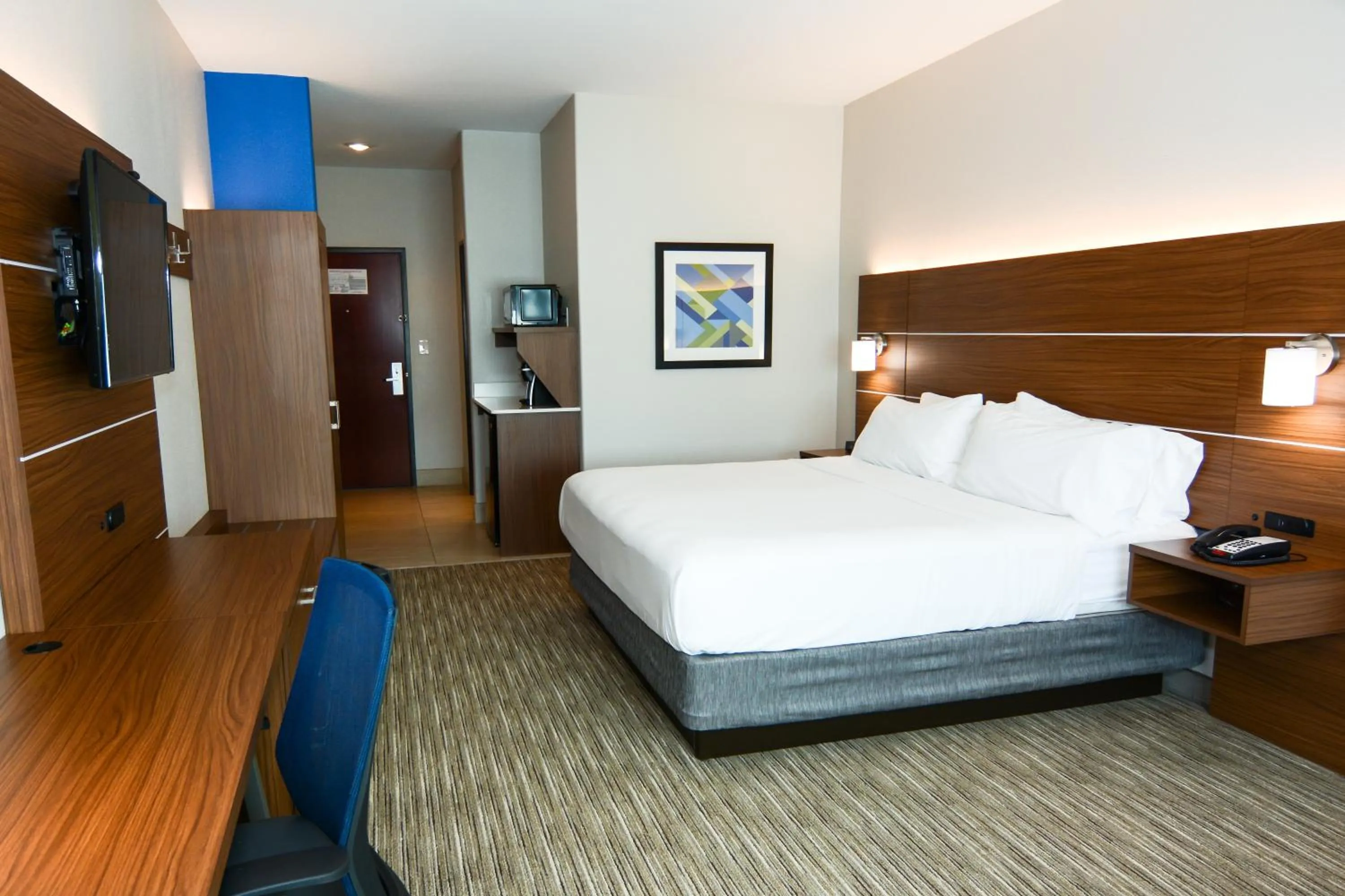 Photo of the whole room, Bed in Holiday Inn Express Rolla by IHG