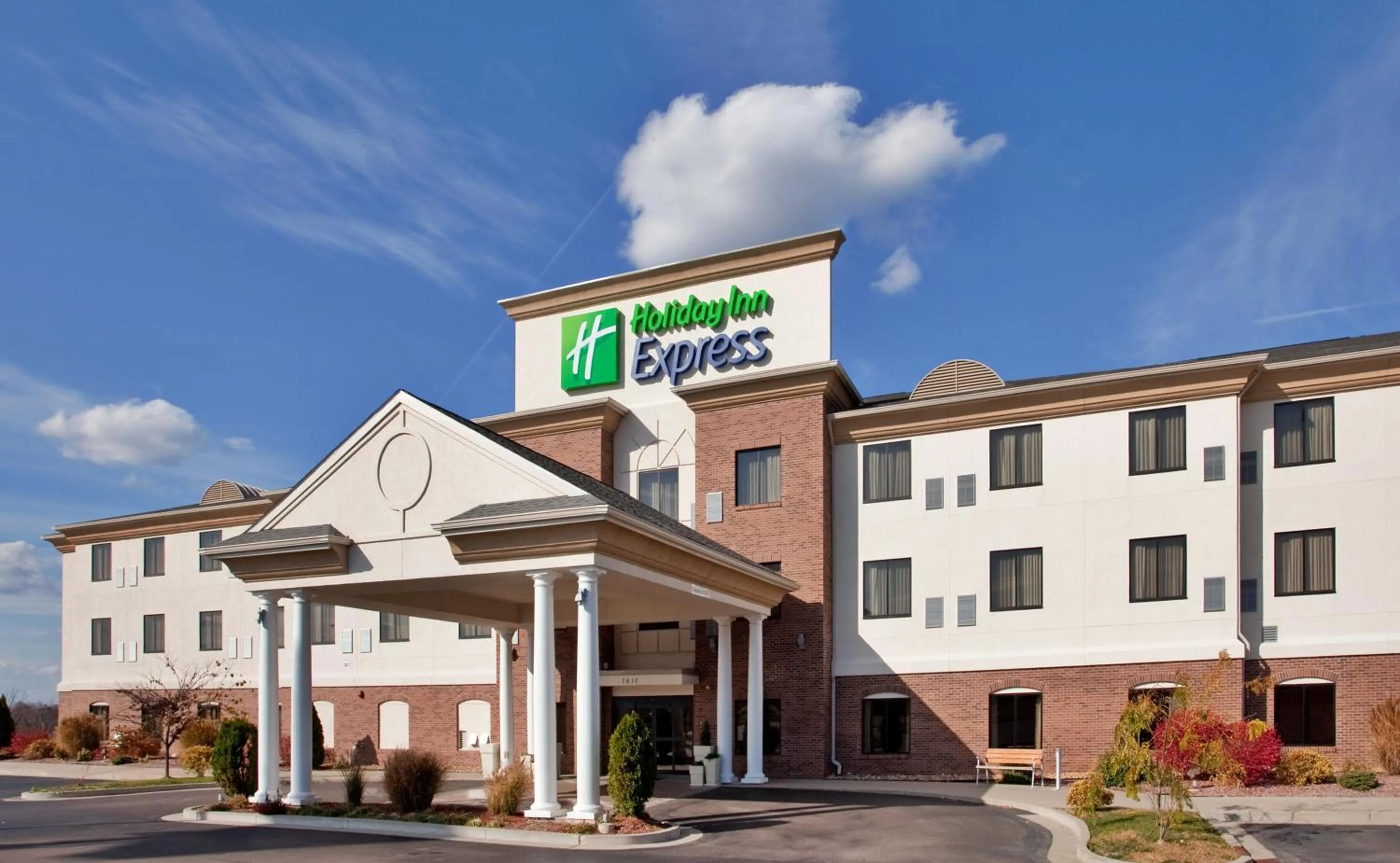 Property building in Holiday Inn Express Rolla by IHG