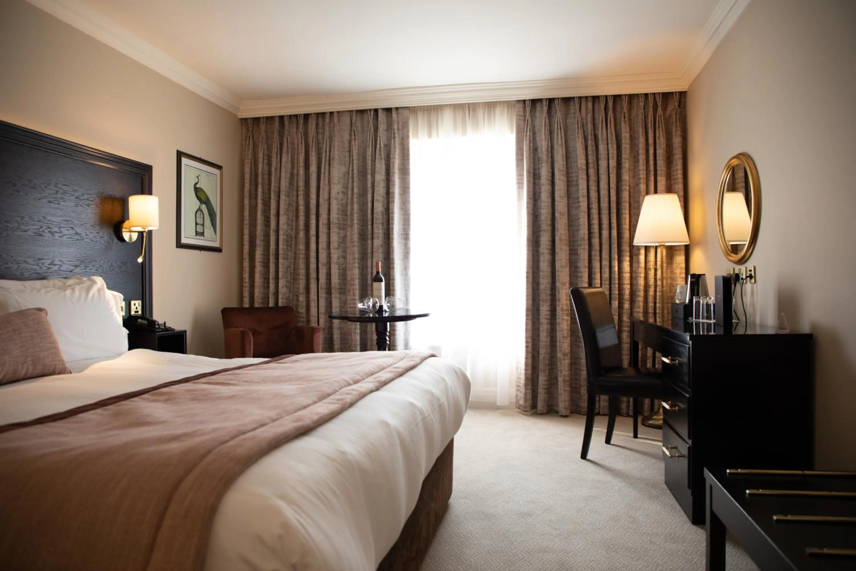 TV/Entertainment Center in Finnstown Castle Hotel