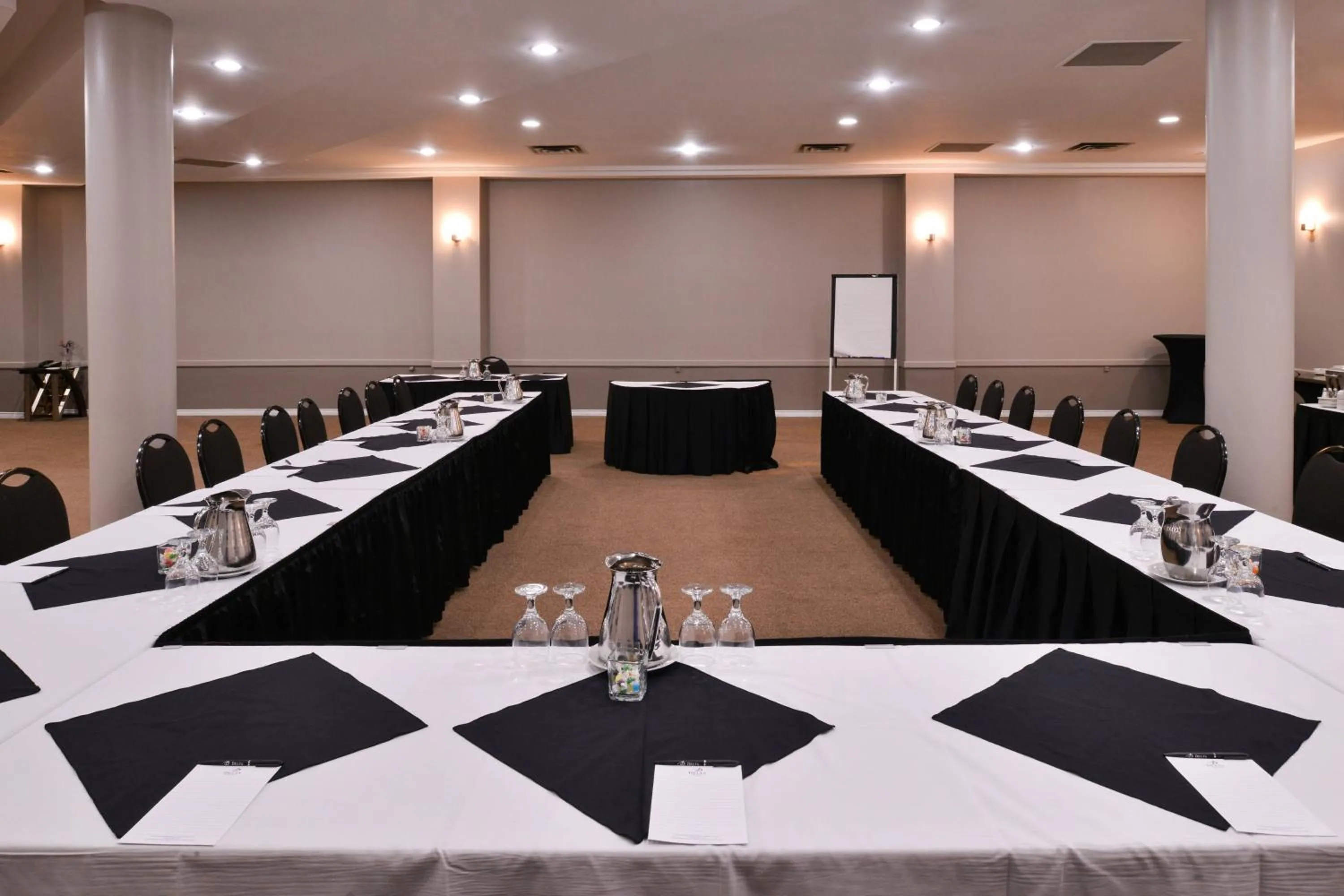 Meeting/conference room in Delta Hotels by Marriott Regina