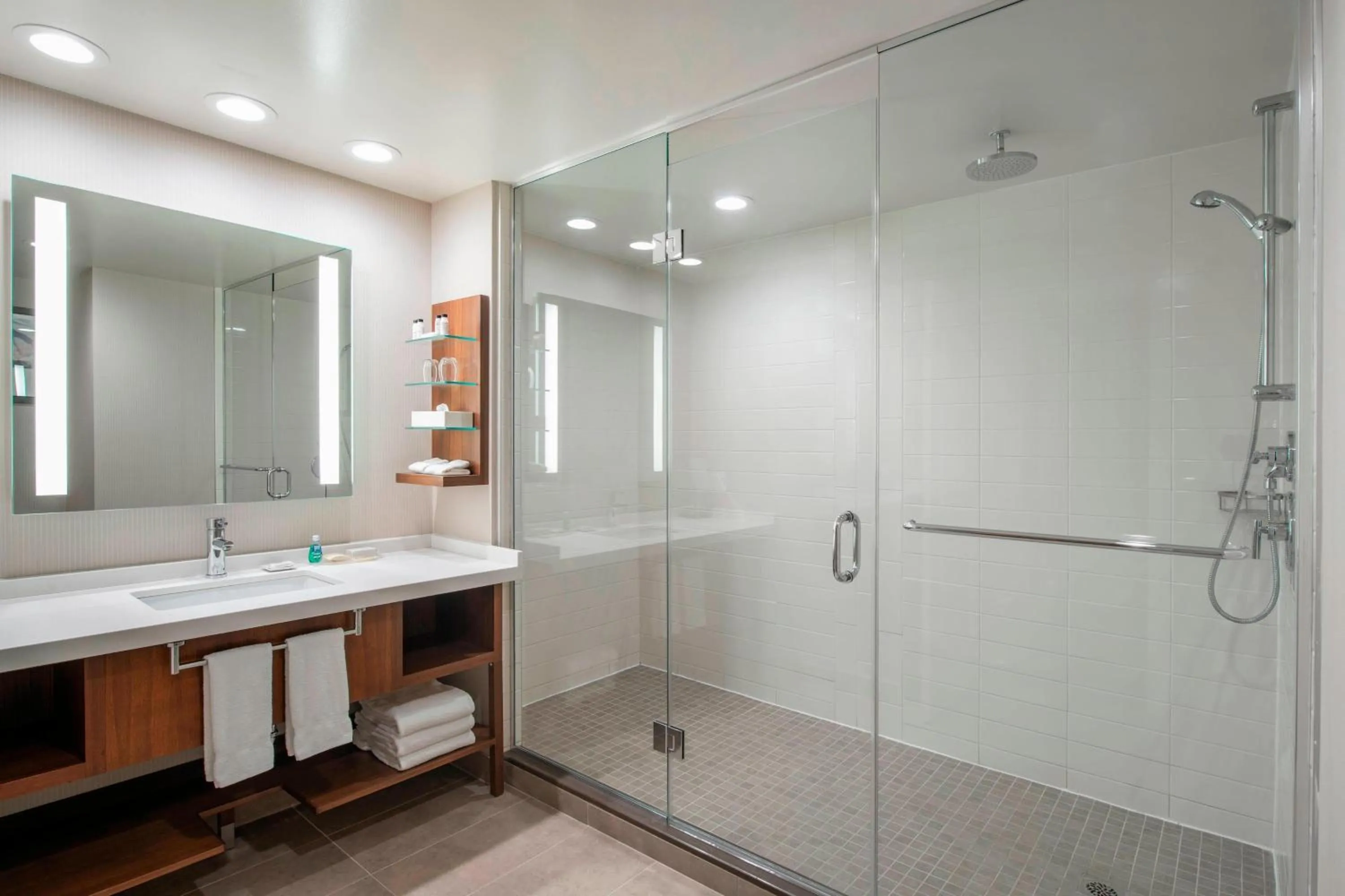 Photo of the whole room in Delta Hotels by Marriott Regina