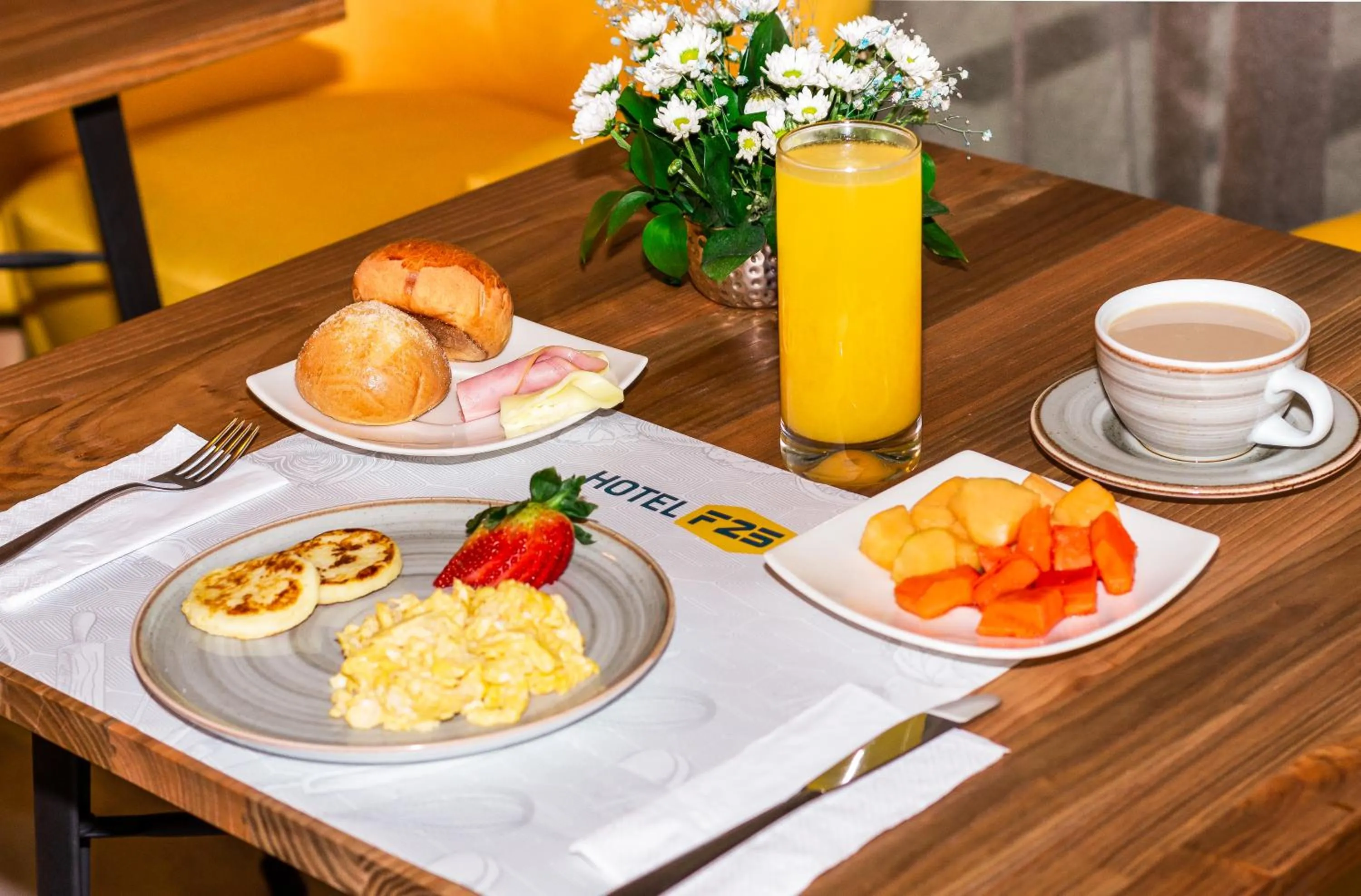 Breakfast in Hotel F25