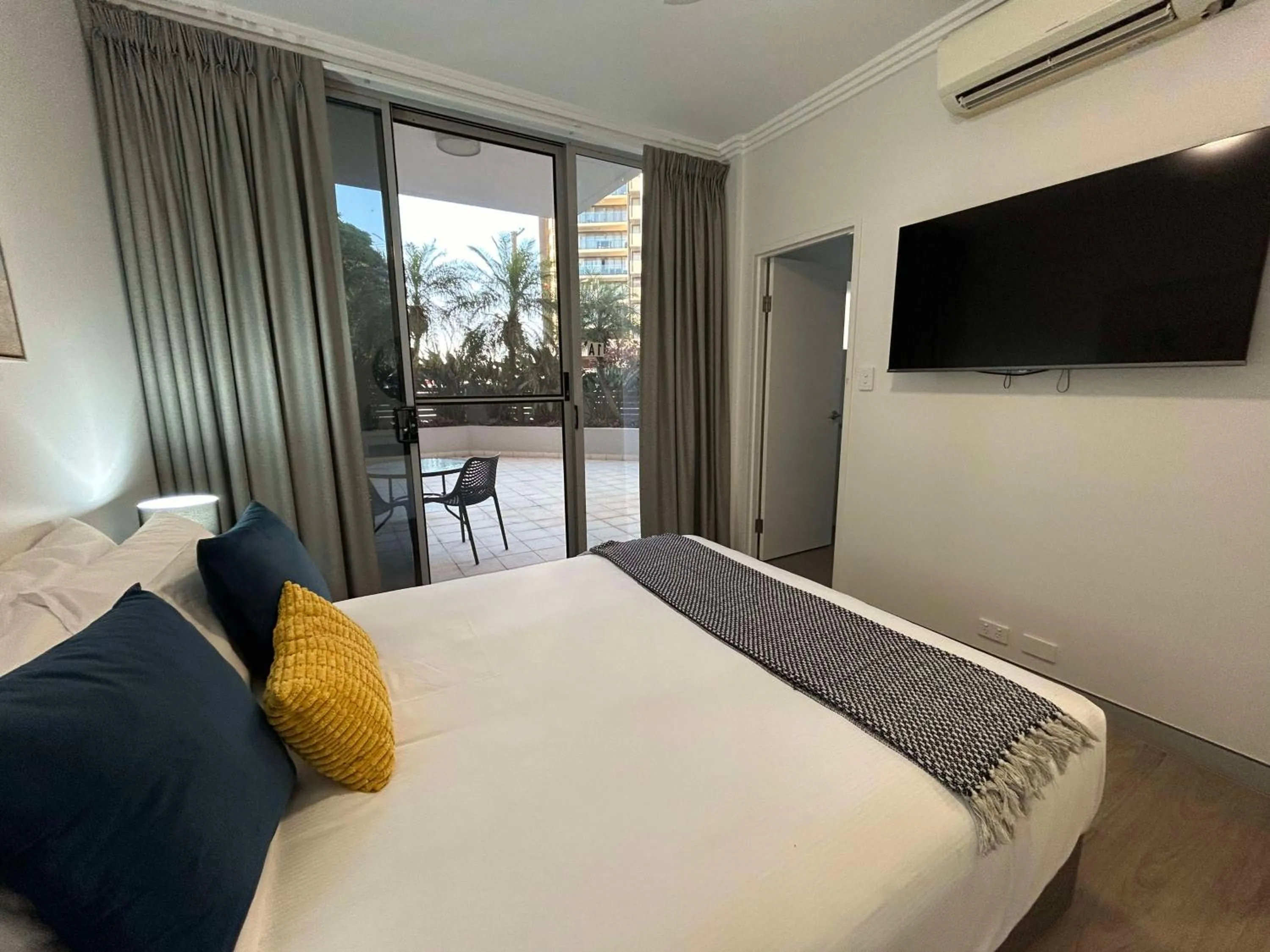 Bed in Redvue Holiday Apartments