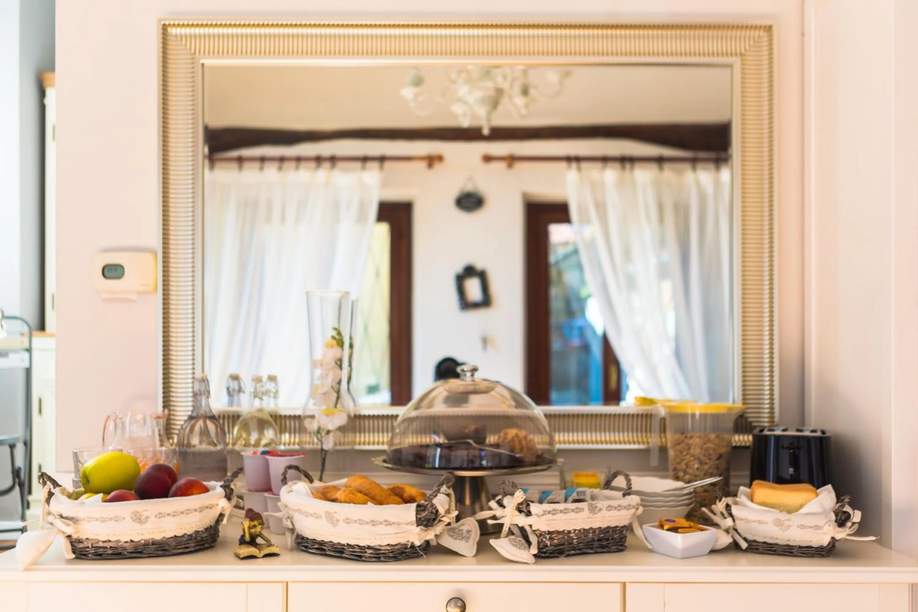 Buffet breakfast in B&B Il Folletto del Lago