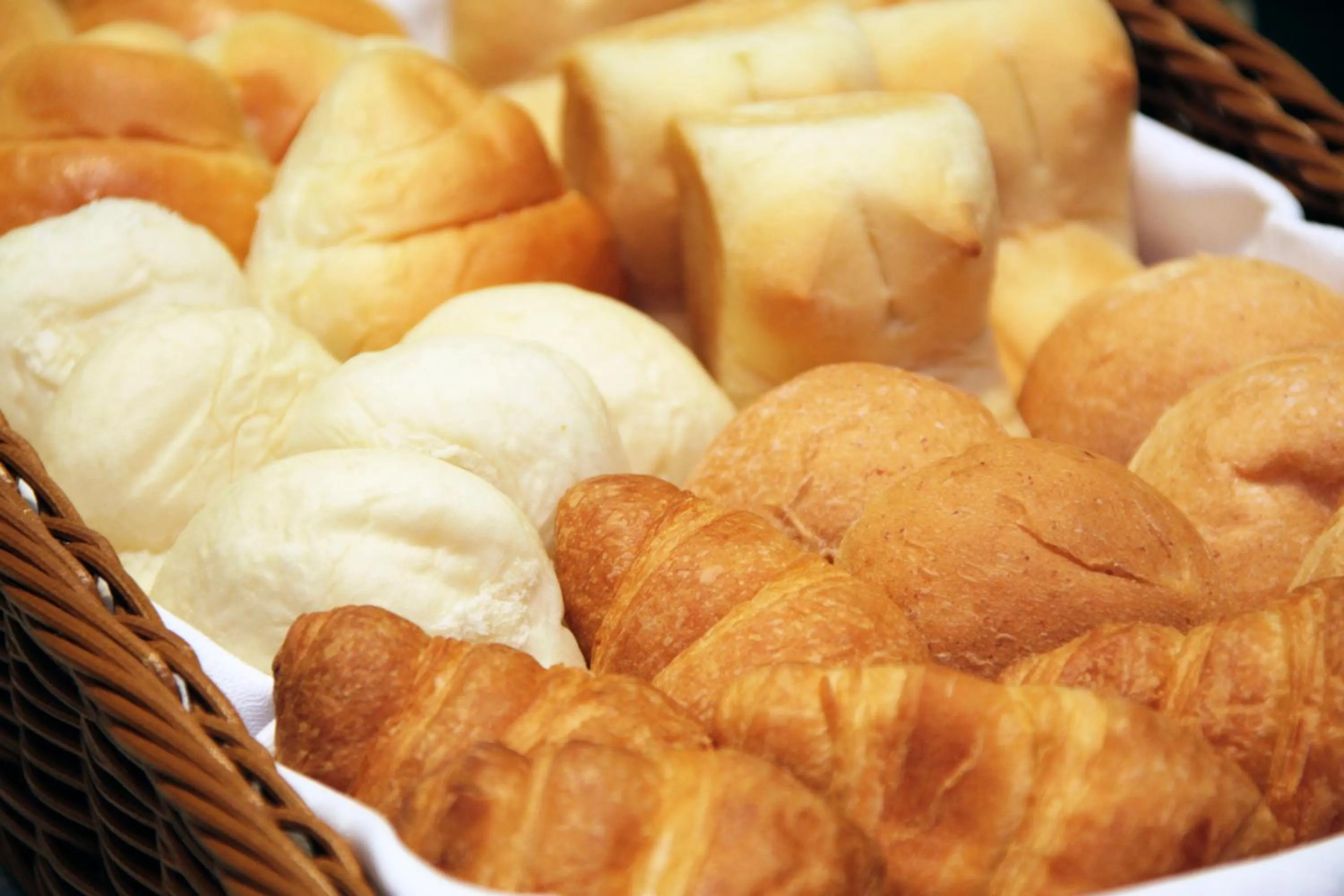 Buffet breakfast in Kamikochi Hotel Shirakabaso