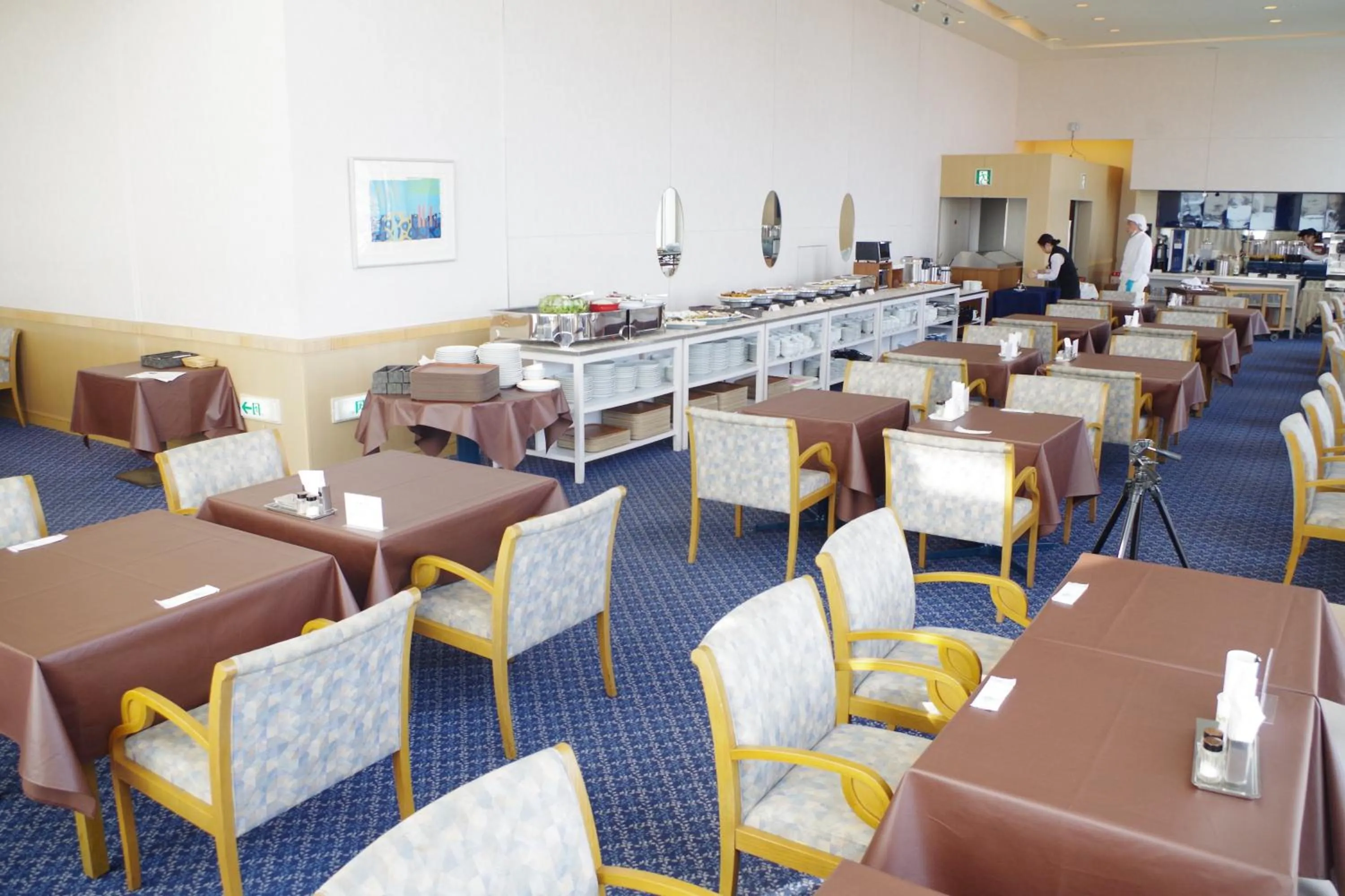 Restaurant/places to eat in Grand Hotel New Oji