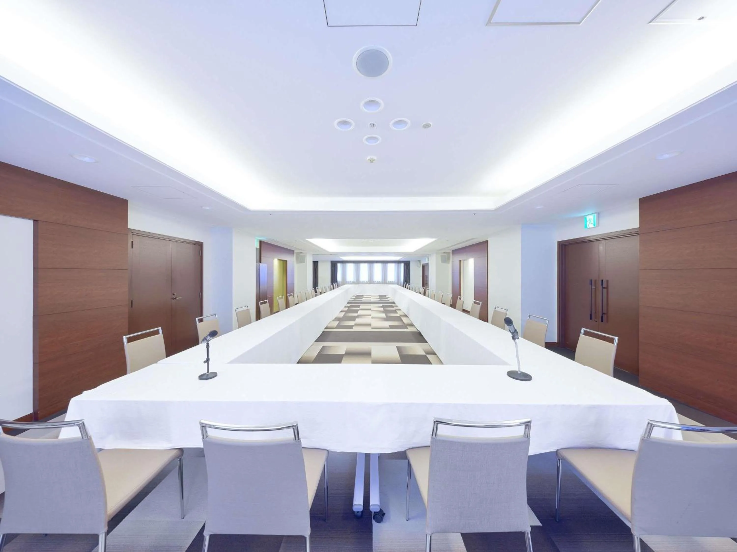 Meeting/conference room in Mercure Okinawa Naha