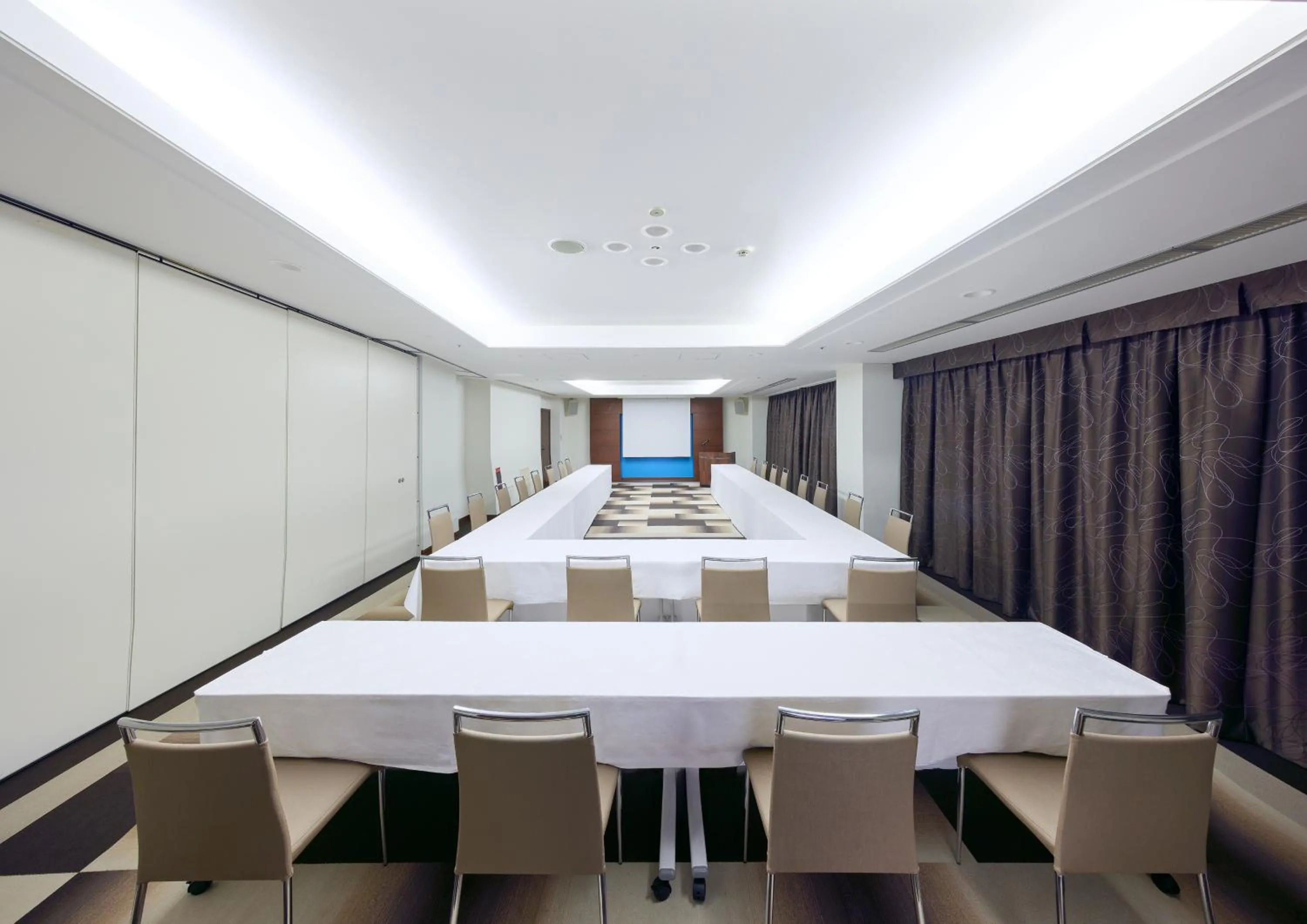 Banquet/Function facilities in Mercure Okinawa Naha