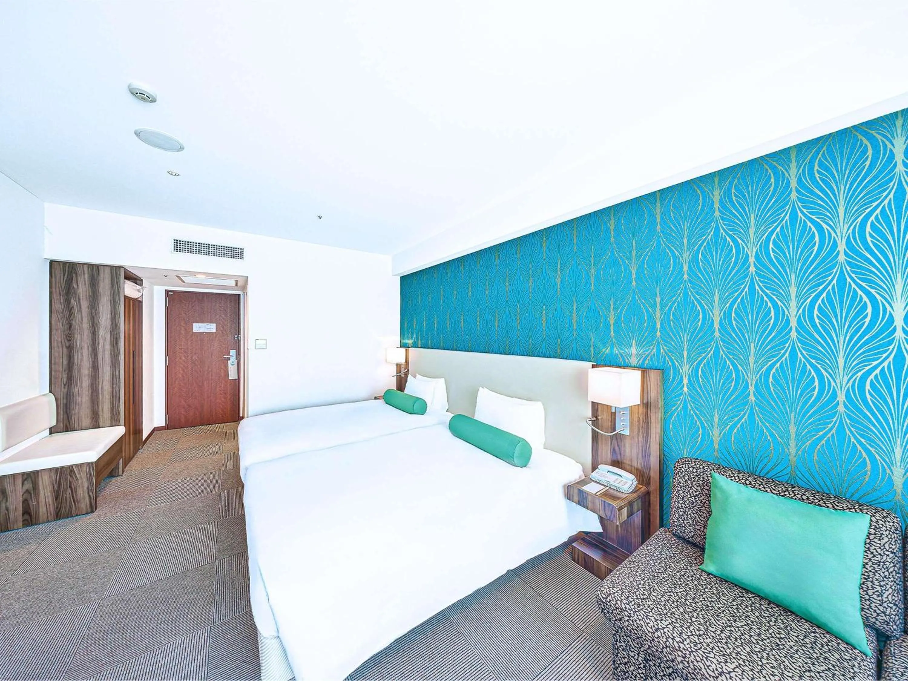 Bedroom, Bed in Mercure Okinawa Naha