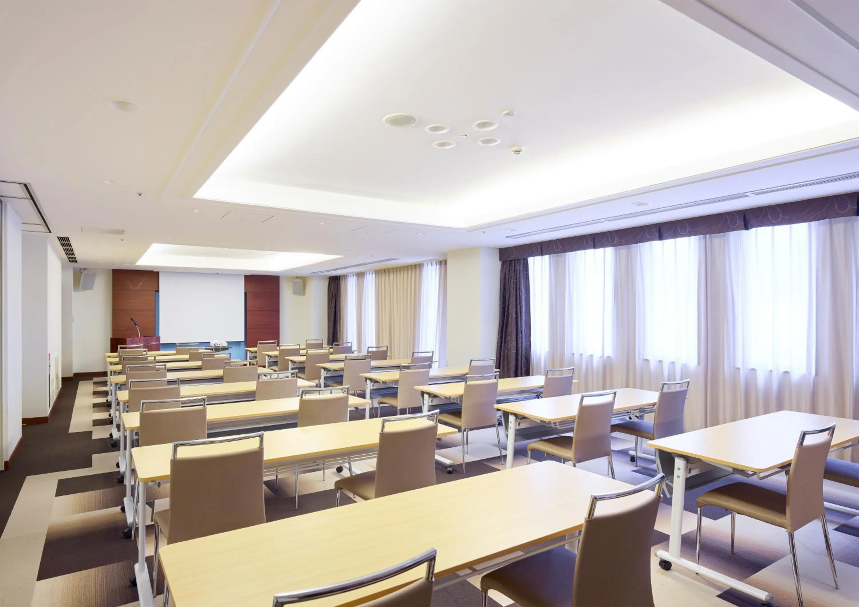 Meeting/conference room in Mercure Okinawa Naha