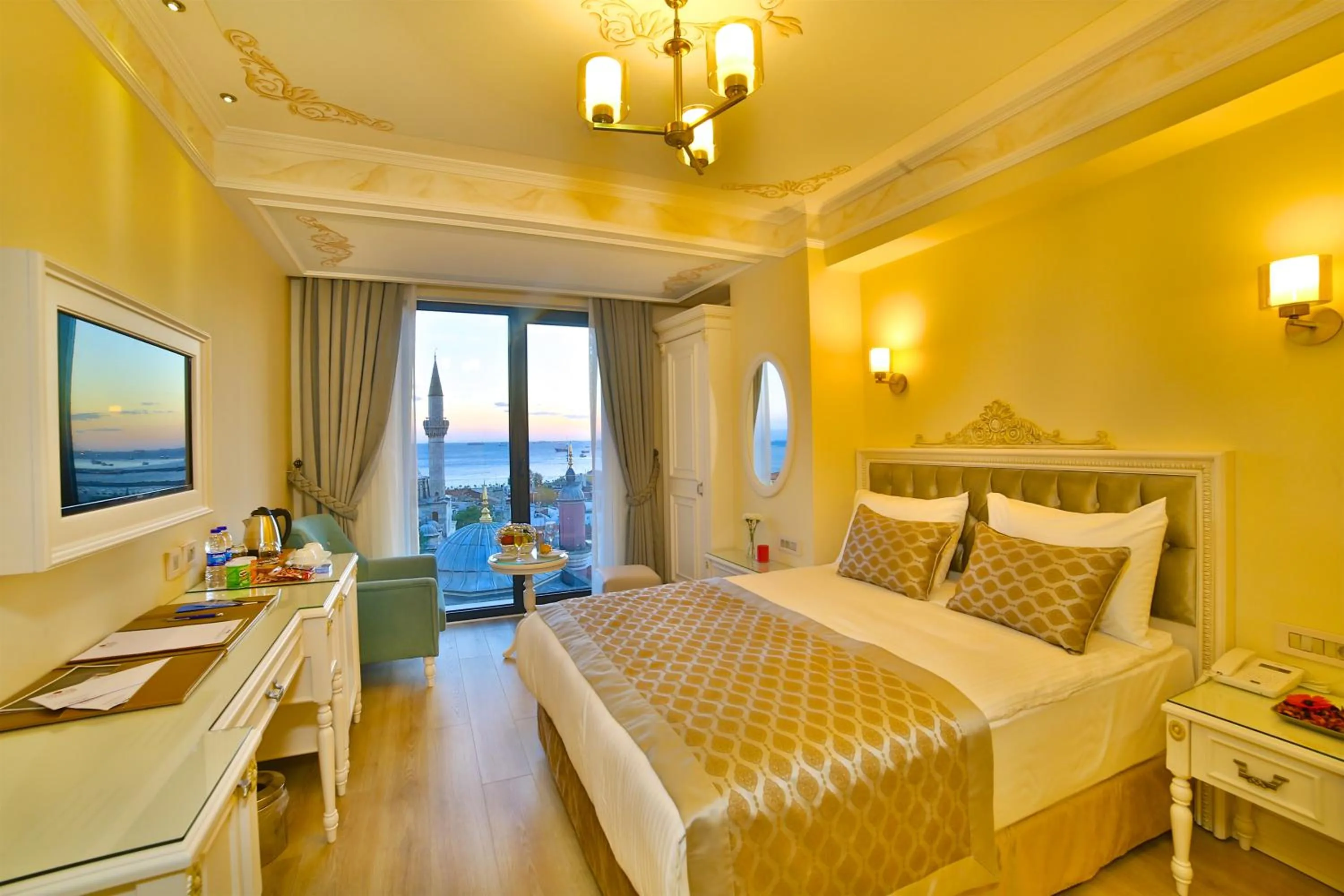 View (from property/room), Bed in Yılsam Sultanahmet Hotel