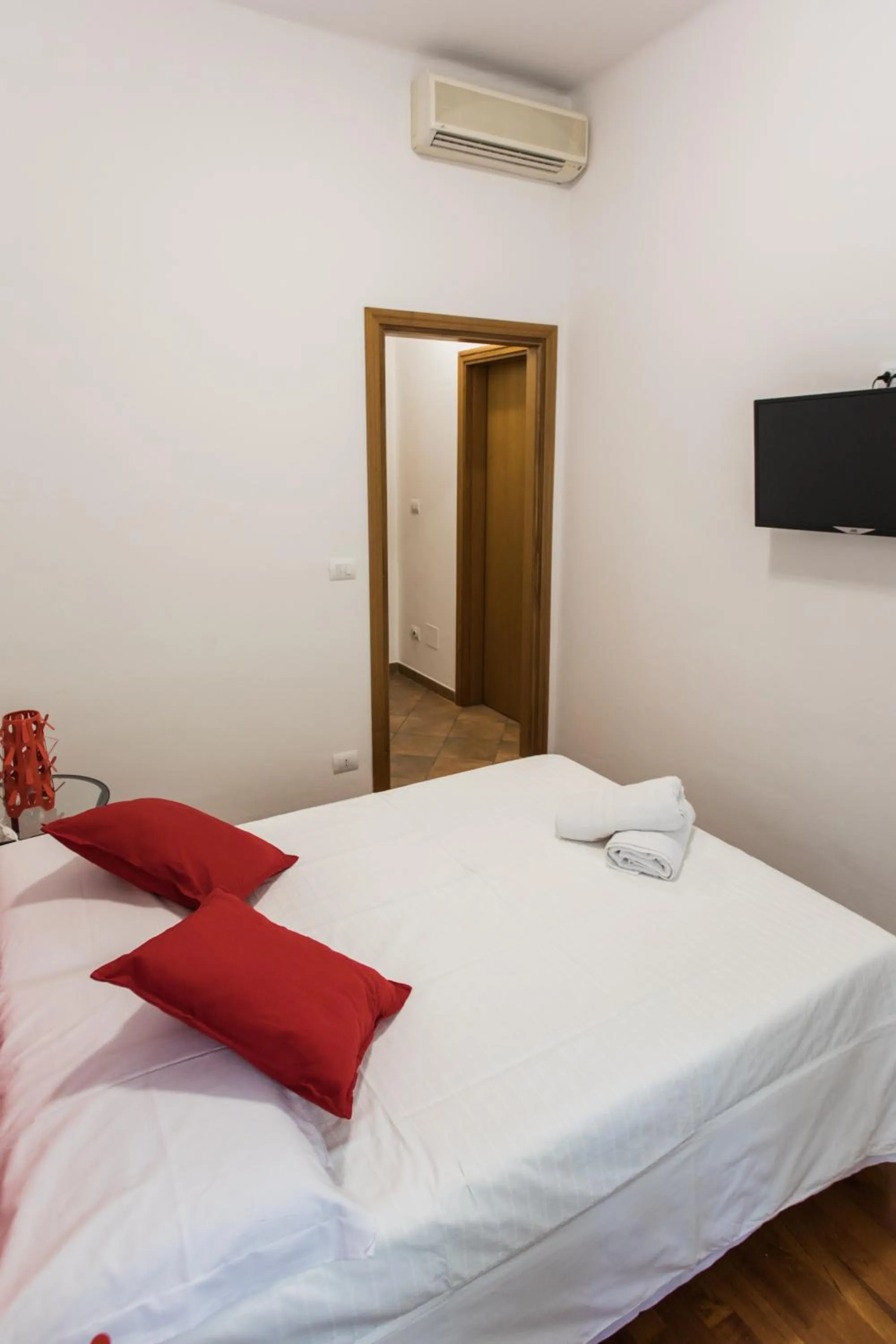 Bed in Affittacamere Le Camere di Porta San Felice - Self Check in