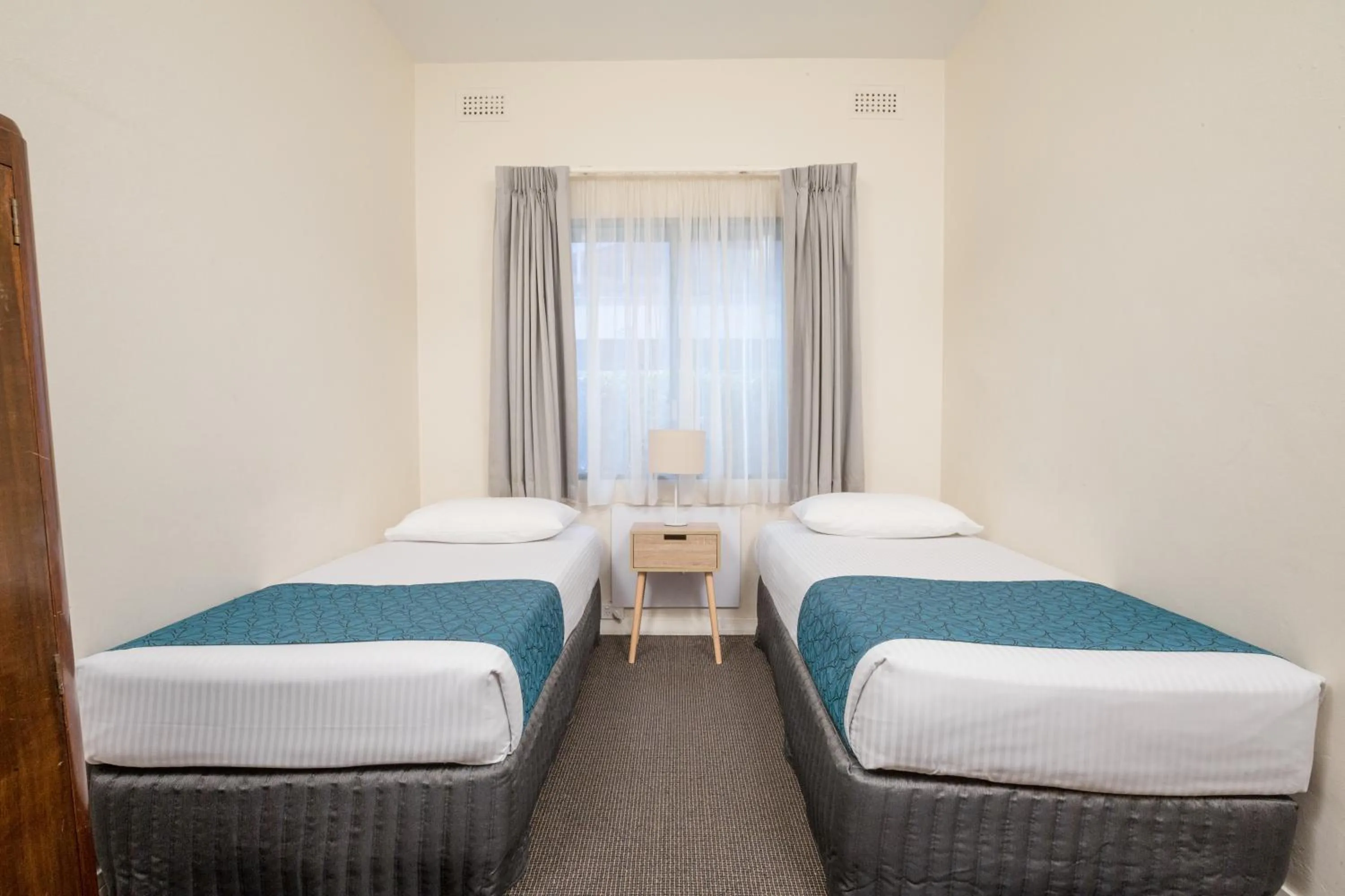 Bedroom, Bed in Greenways Apartments