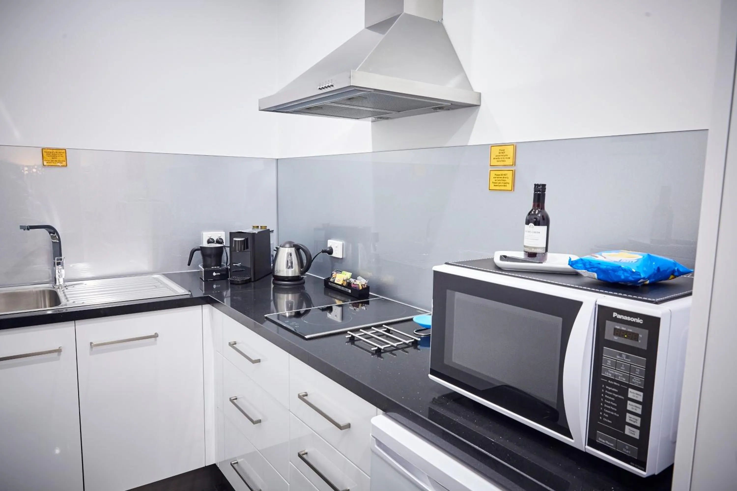 Kitchen or kitchenette in Junction Motel