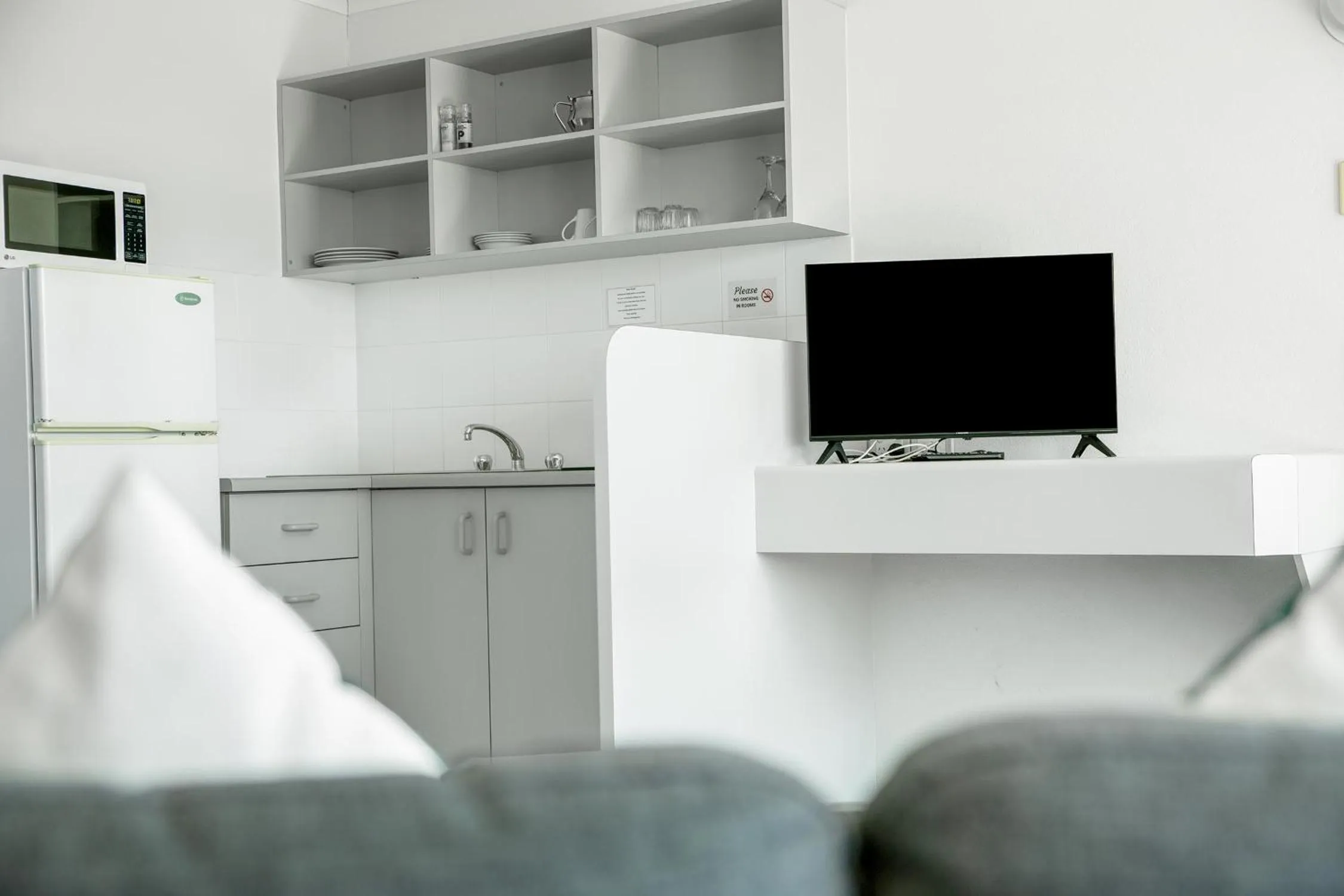 TV and multimedia in Reef Adventureland Motel