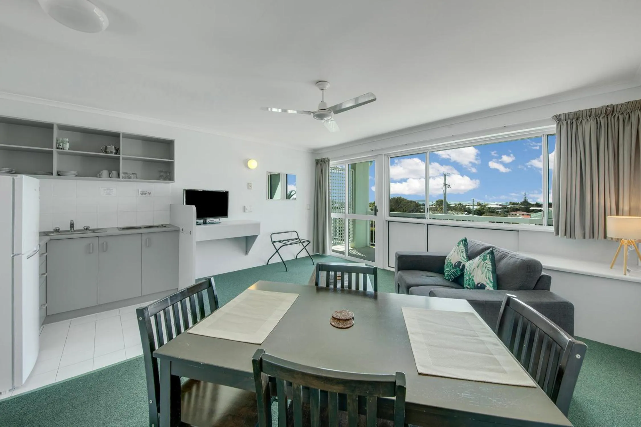 Dining area in Reef Adventureland Motel