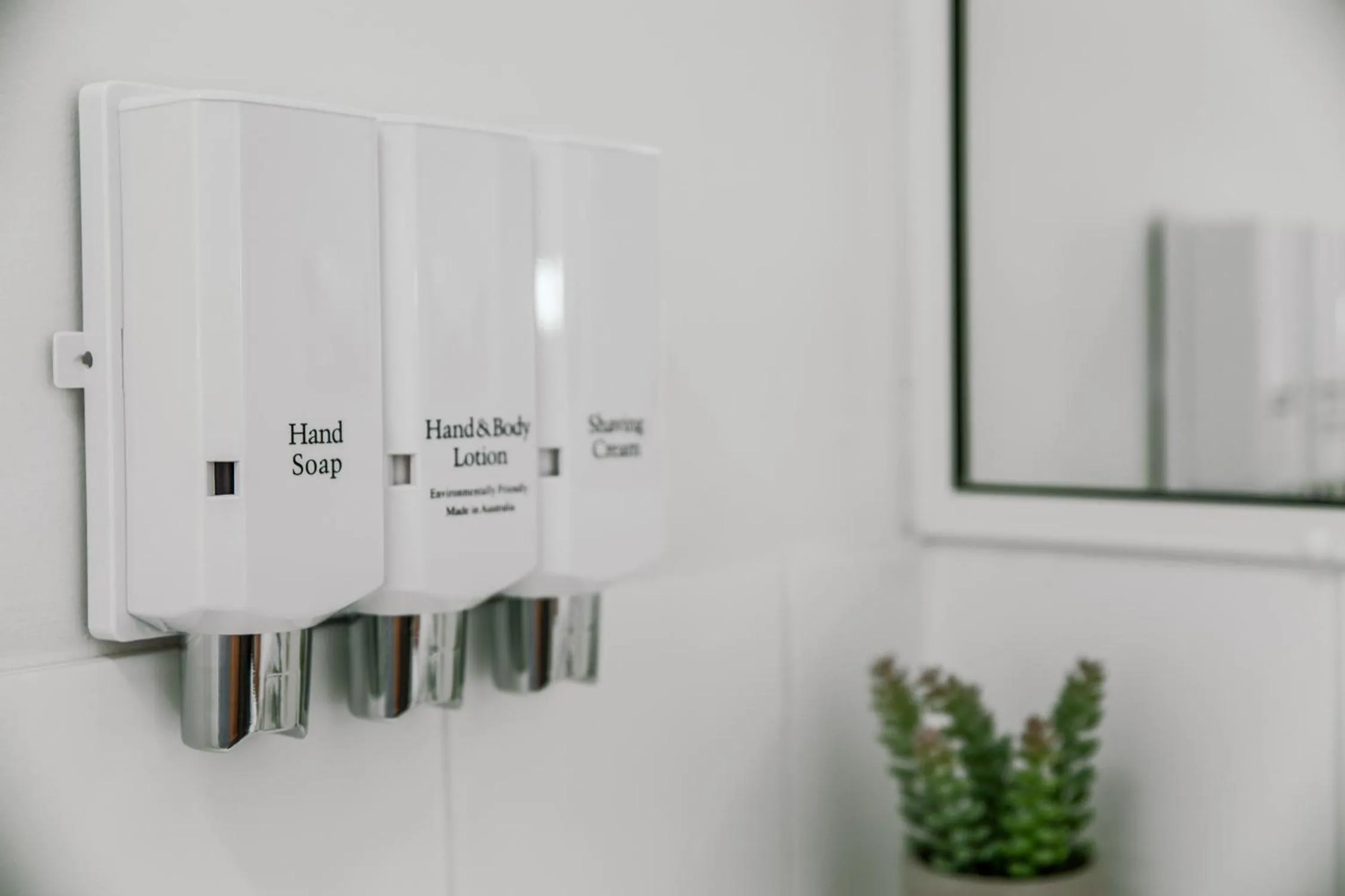 Bathroom in Reef Adventureland Motel