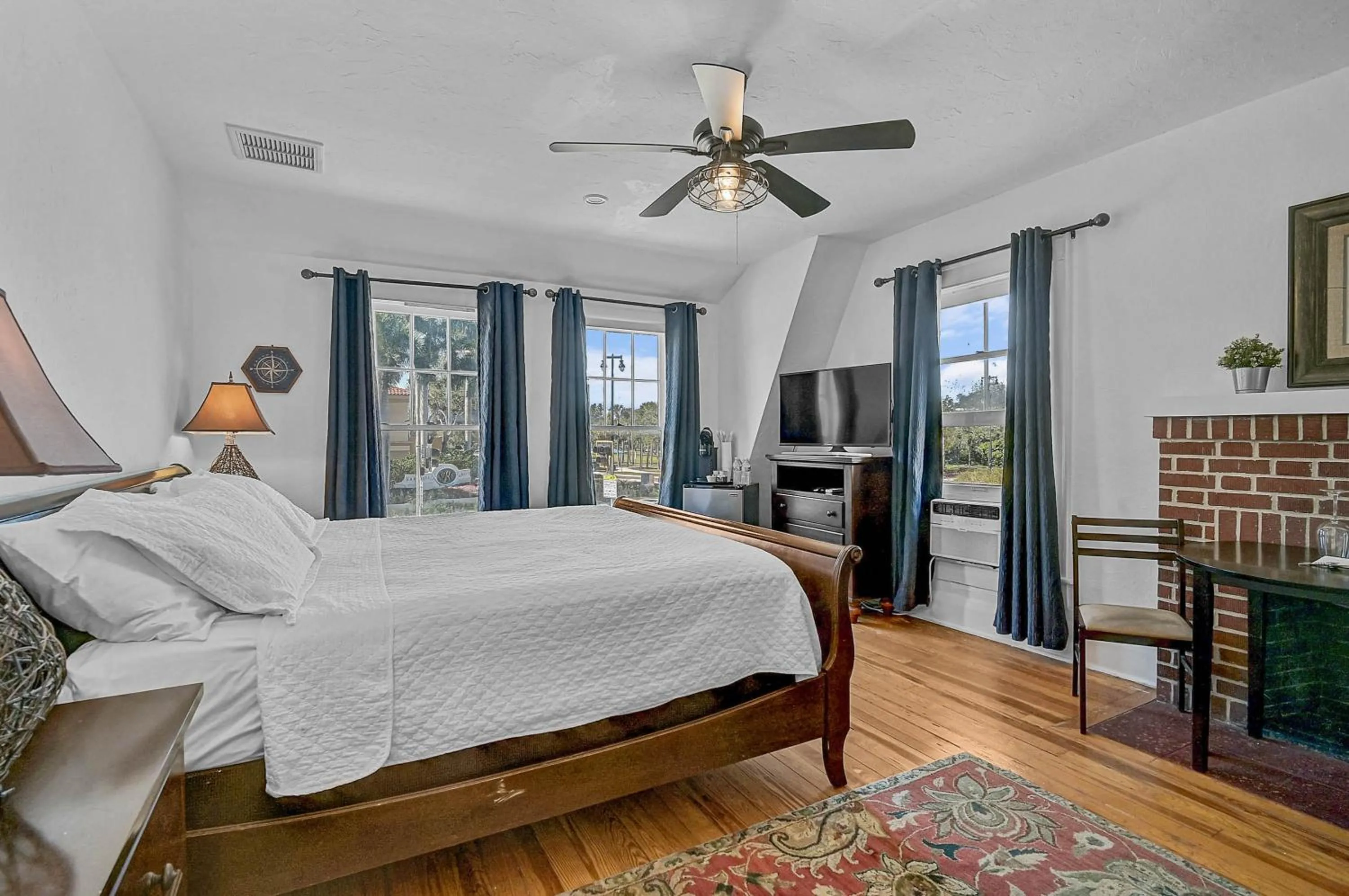 Photo of the whole room, Bed in The Reserve Retreat